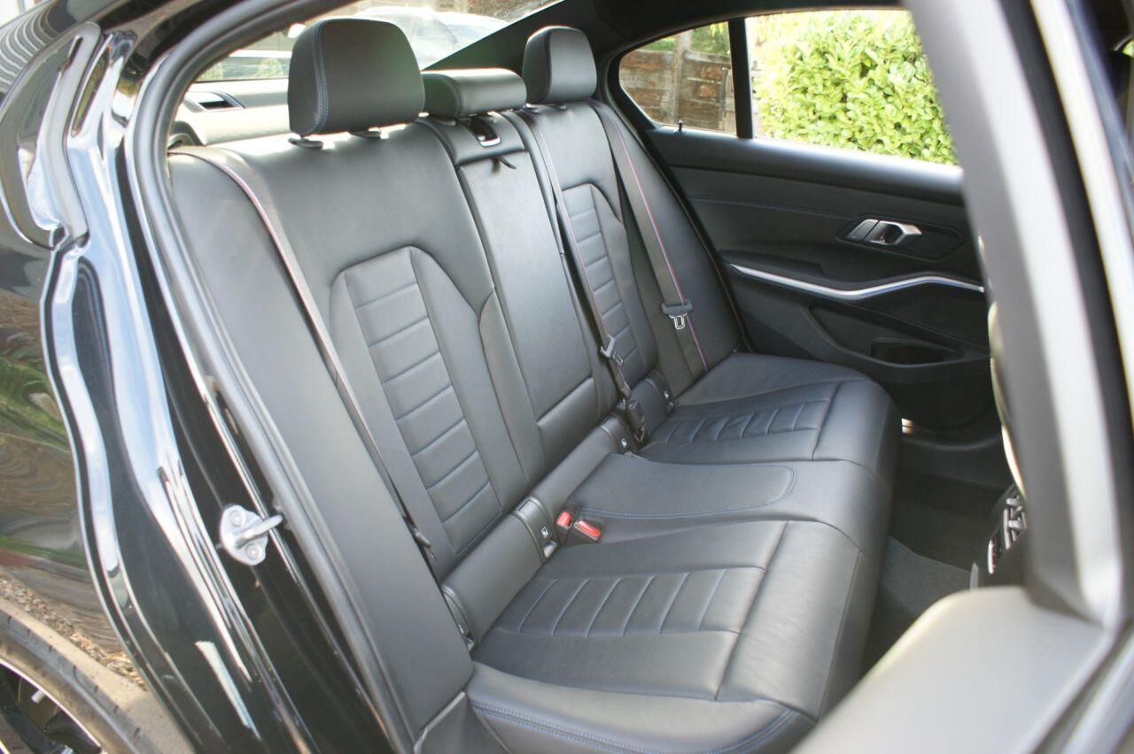 BMW 3 Series view 38