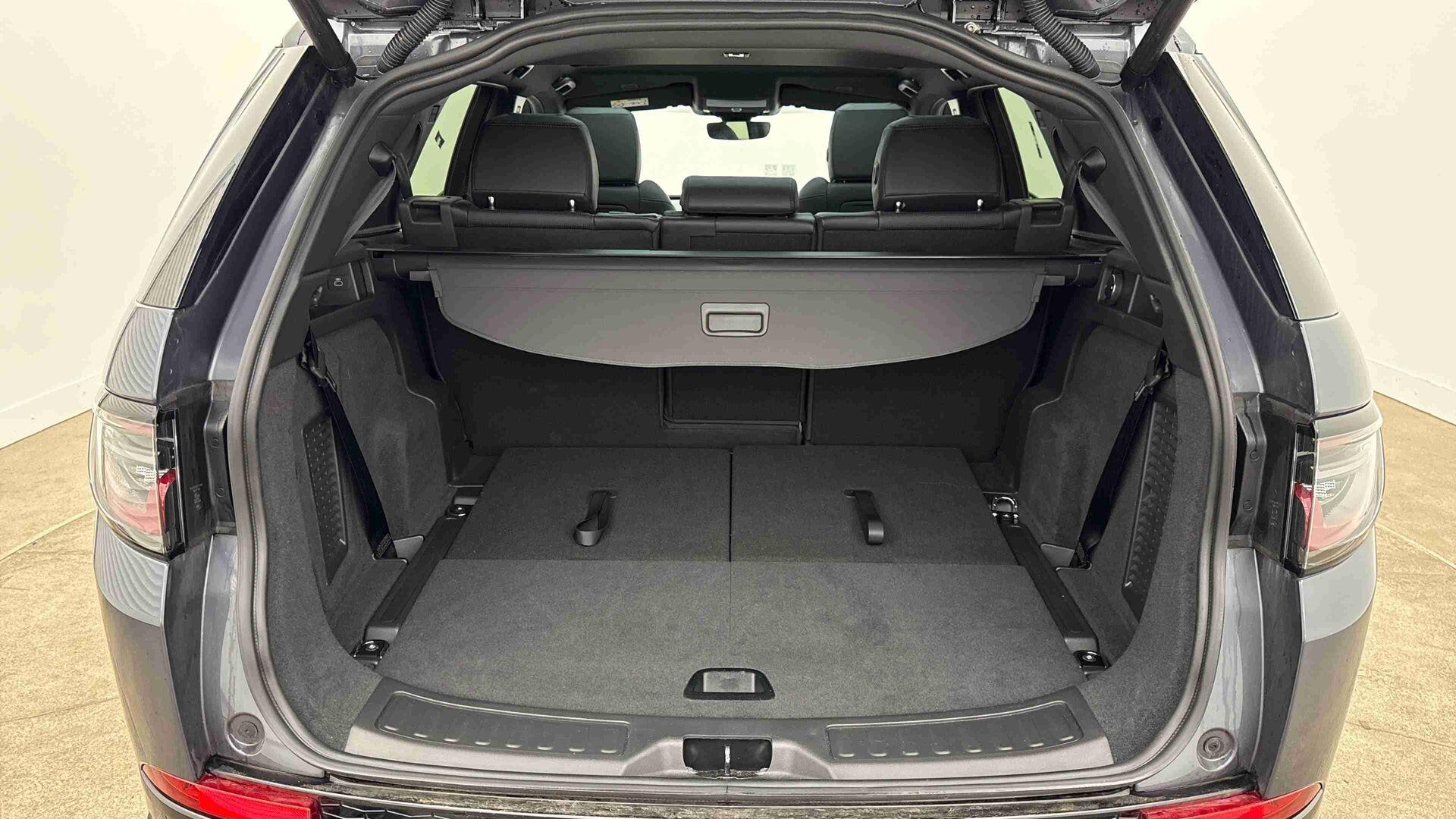 Land Rover Discovery Sport view 10