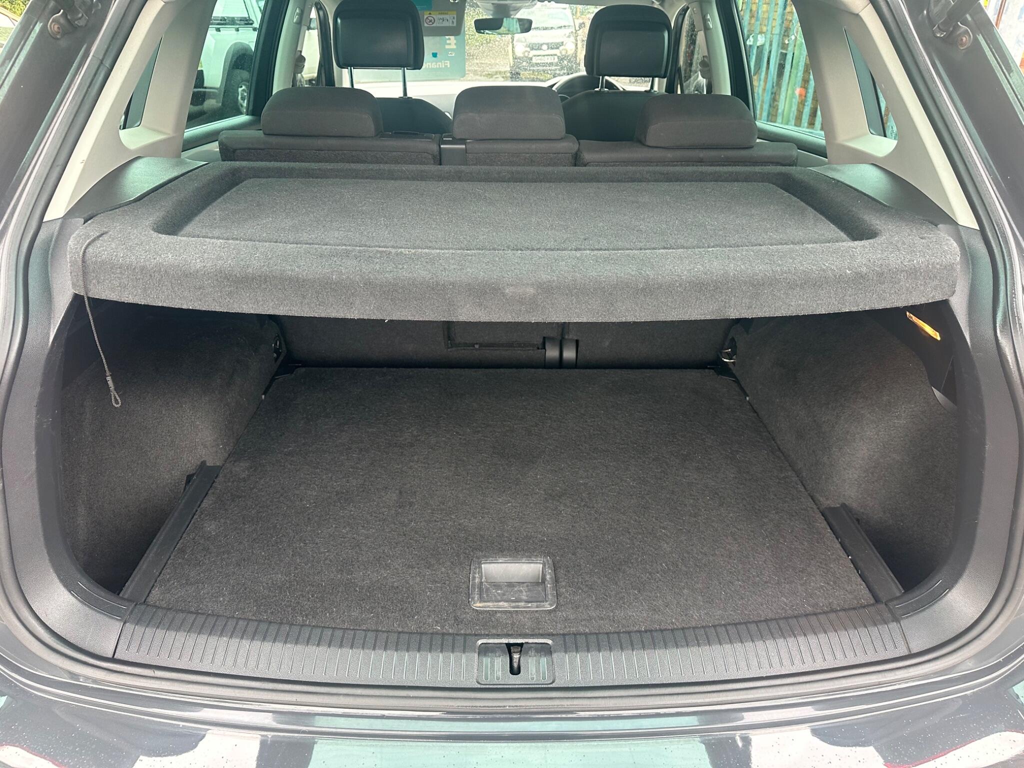 Volkswagen Tiguan view 25