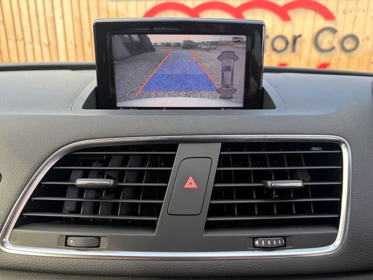 Audi Q3 view 27