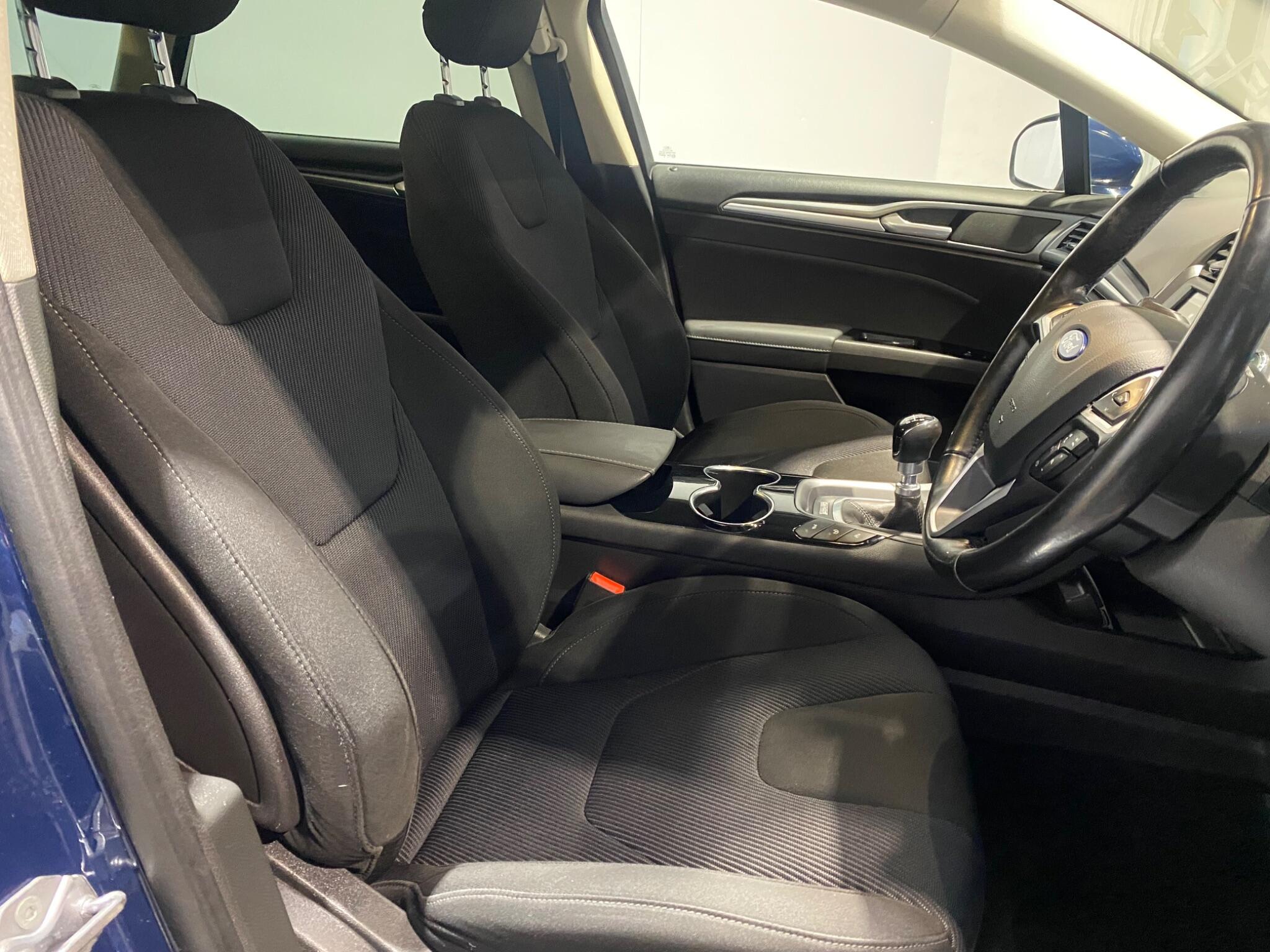 2015 Ford Mondeo 1.6 TDCi ECOnetic Titanium Euro 5 (s/s) 5dr • 121,000 miles image 2