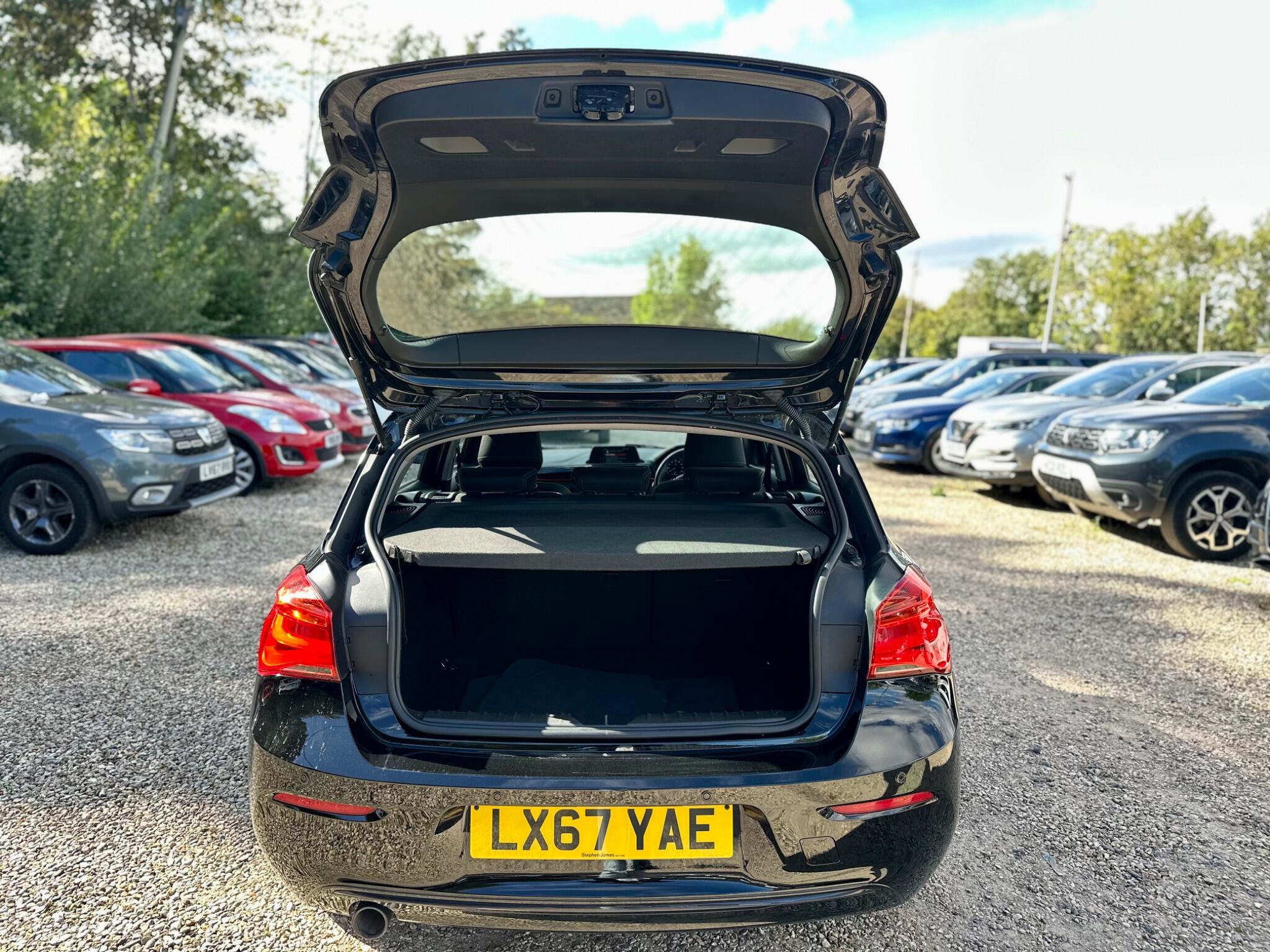 BMW 1 Series view 19