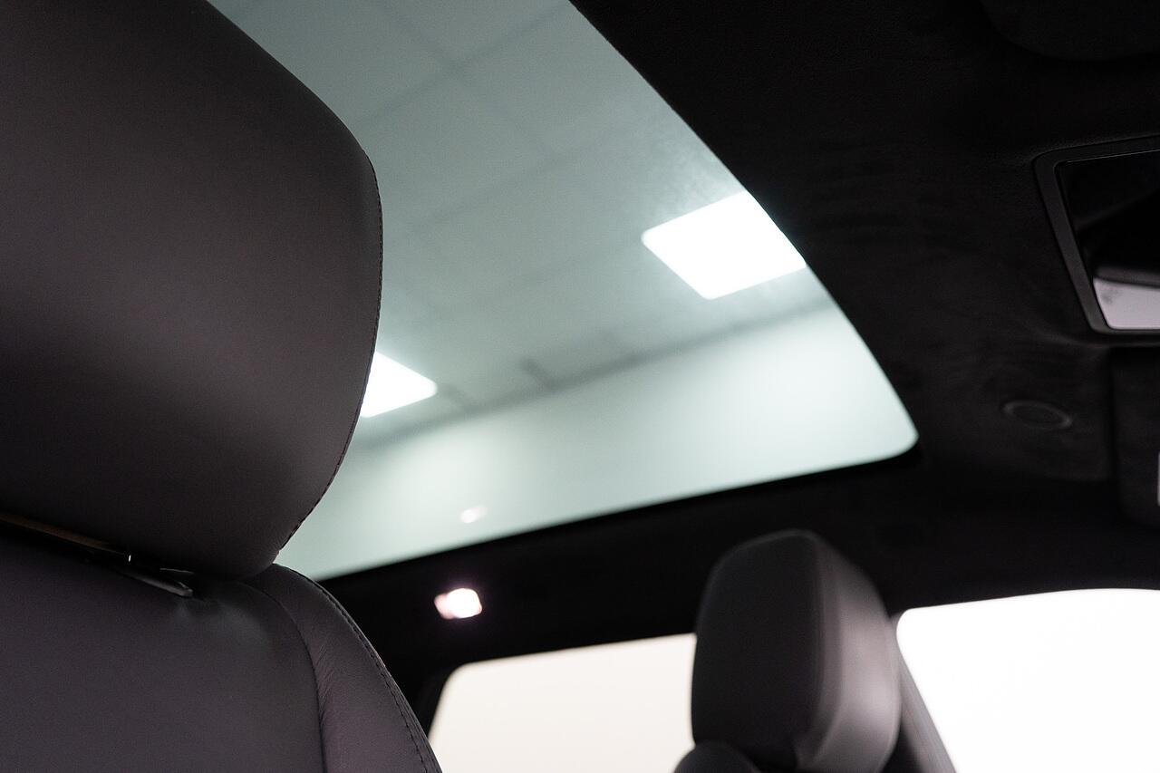 Land Rover Range Rover Evoque view 24