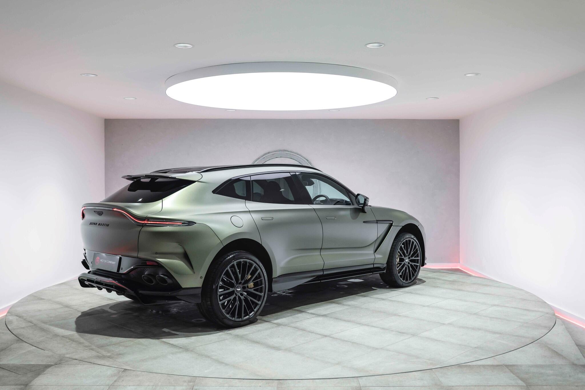 Aston Martin DBX view 20