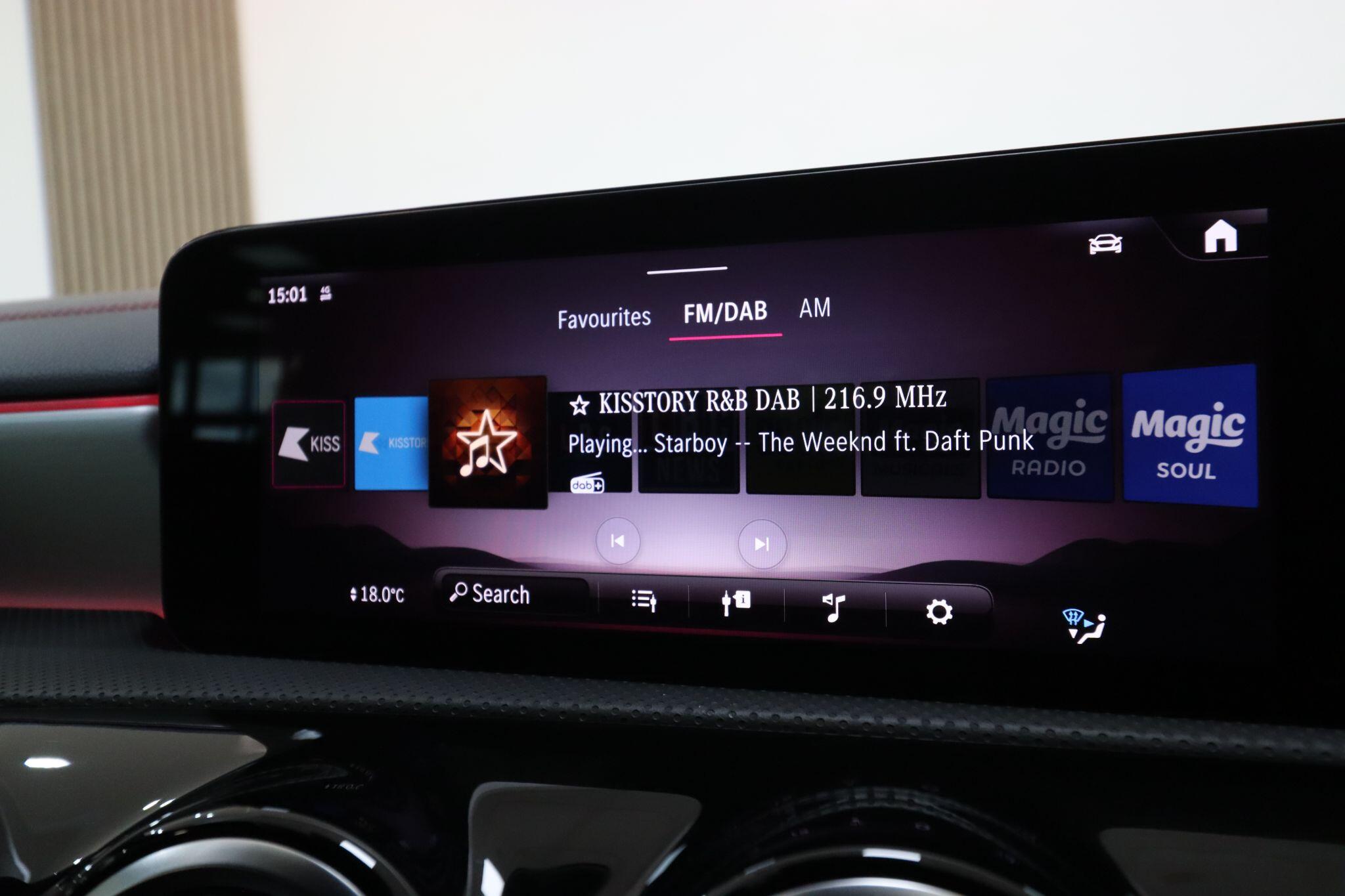 Mercedes-Benz Cla view 26