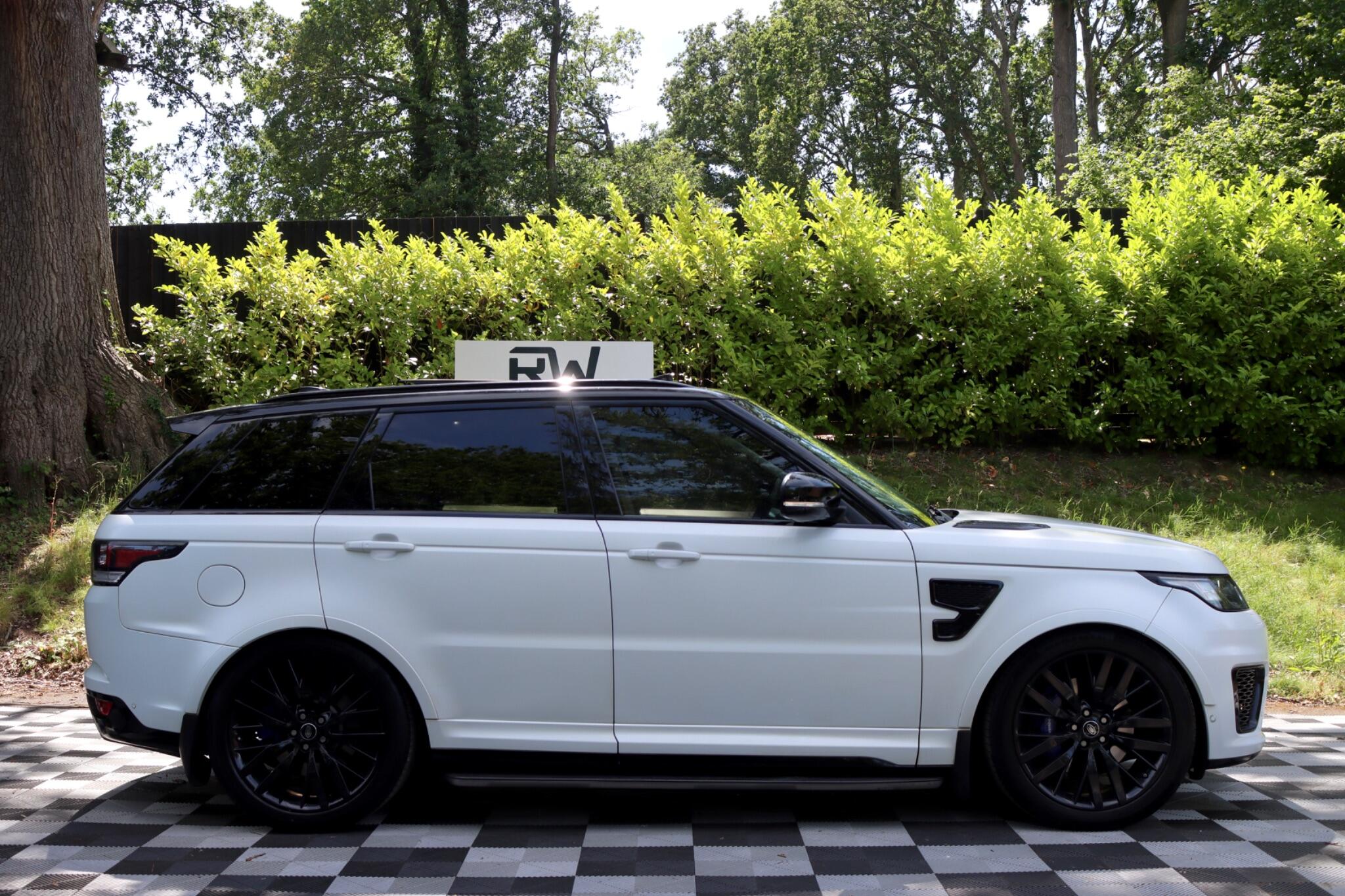 Land Rover Range Rover Sport view 2