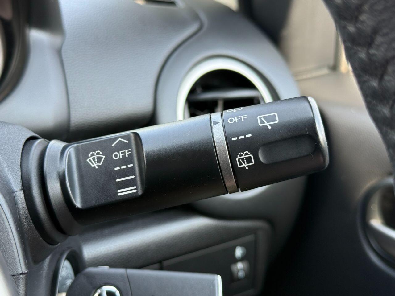Mazda Mazda2 view 28