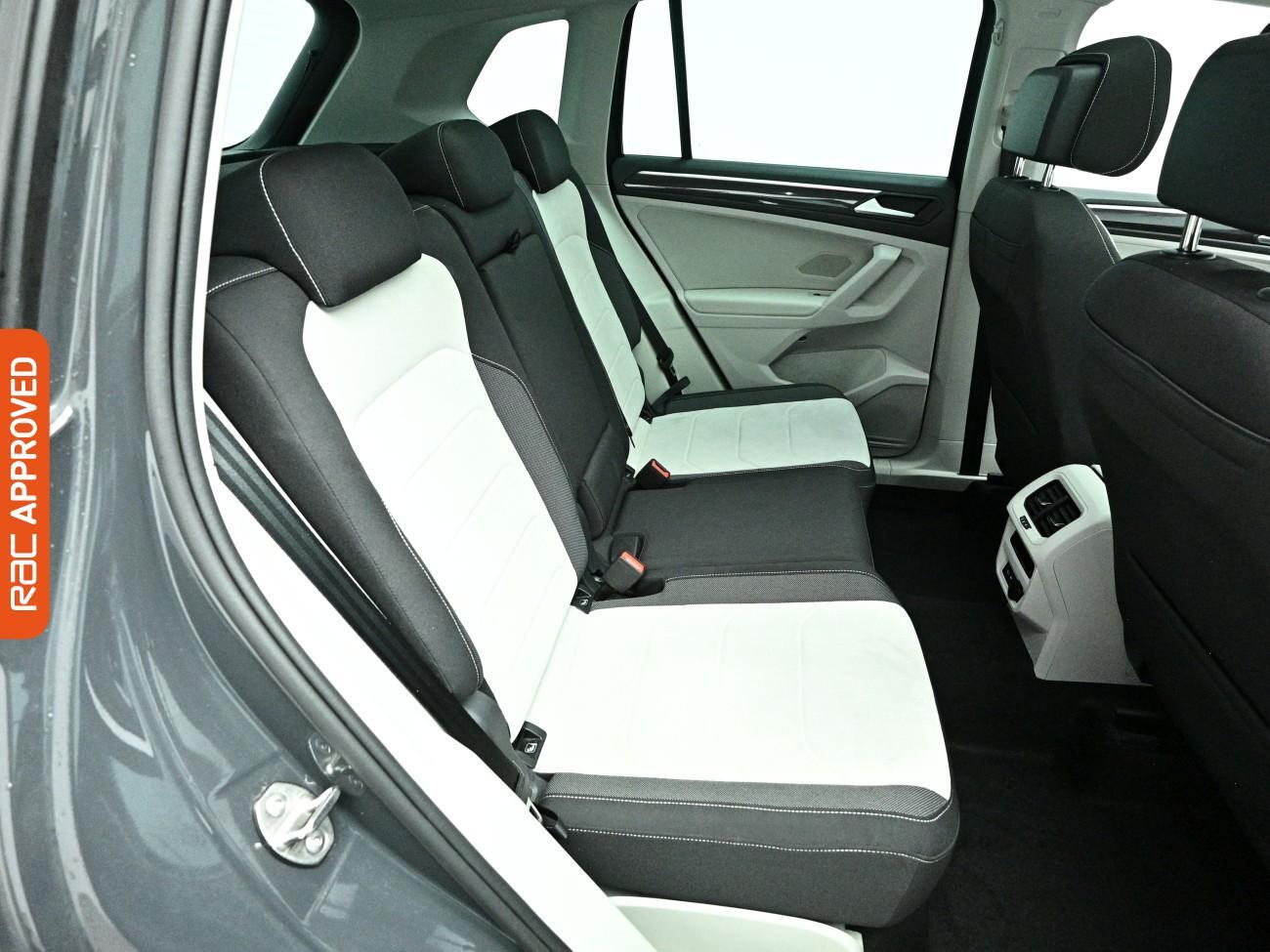 Volkswagen Tiguan view 14