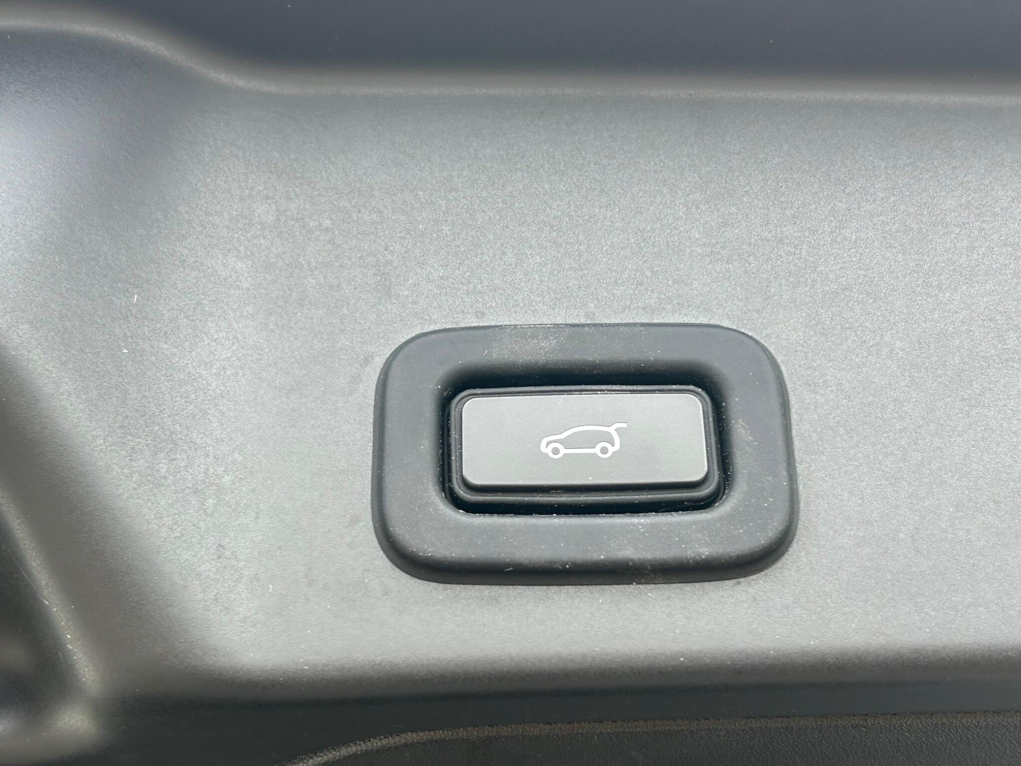 Land Rover Range Rover Evoque view 41
