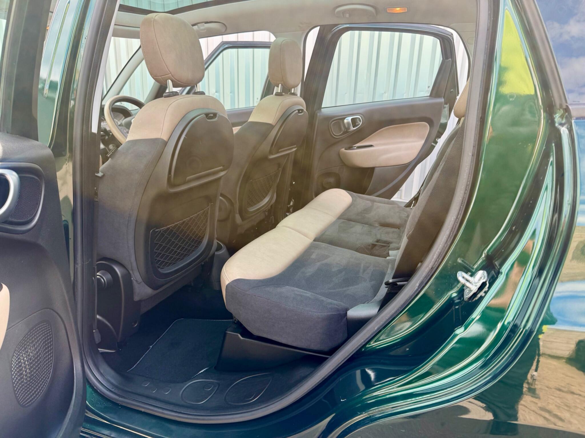 Fiat 500L view 12