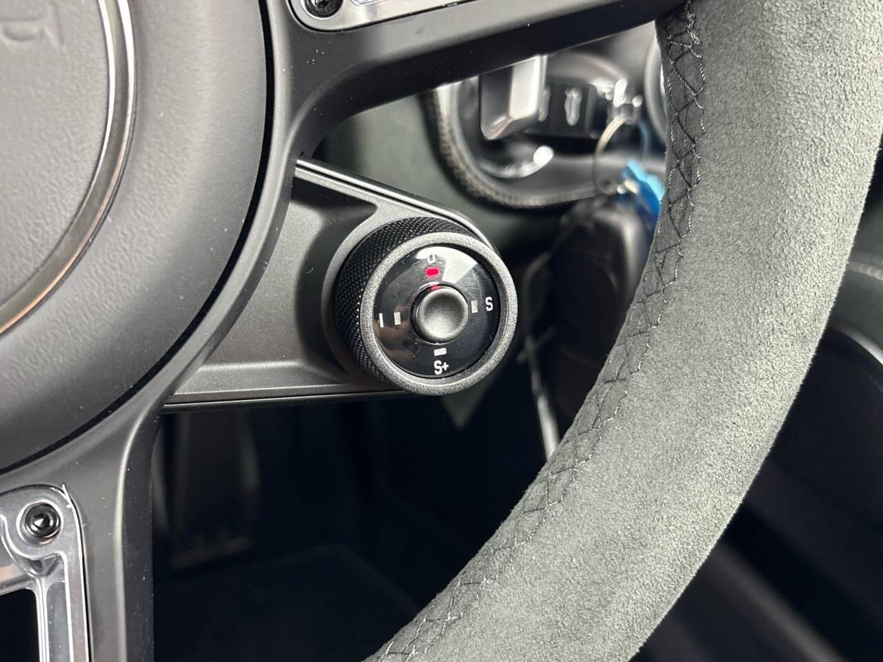 Porsche Cayman view 27