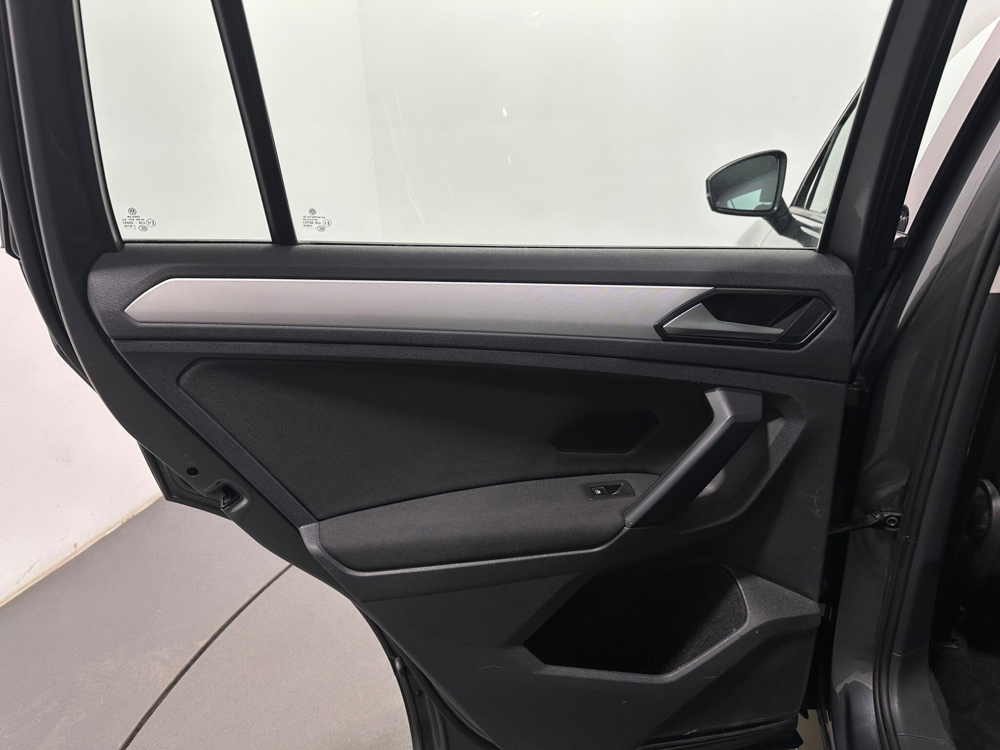 Volkswagen Tiguan view 34
