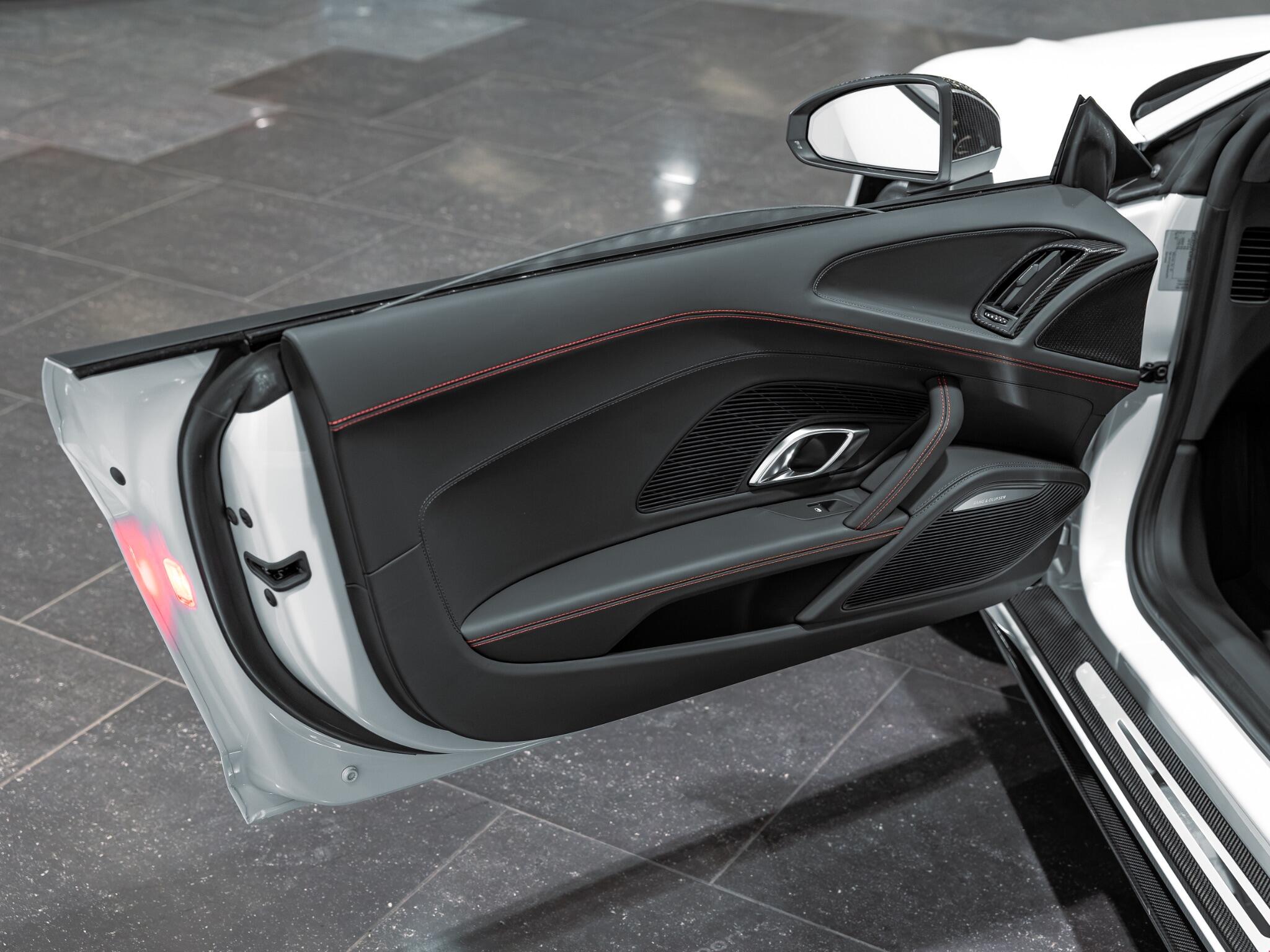 Audi R8 view 34