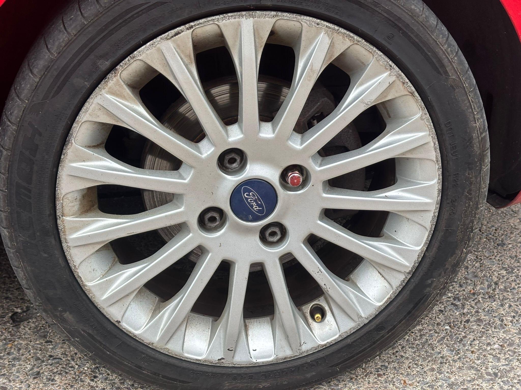 Ford Fiesta view 35