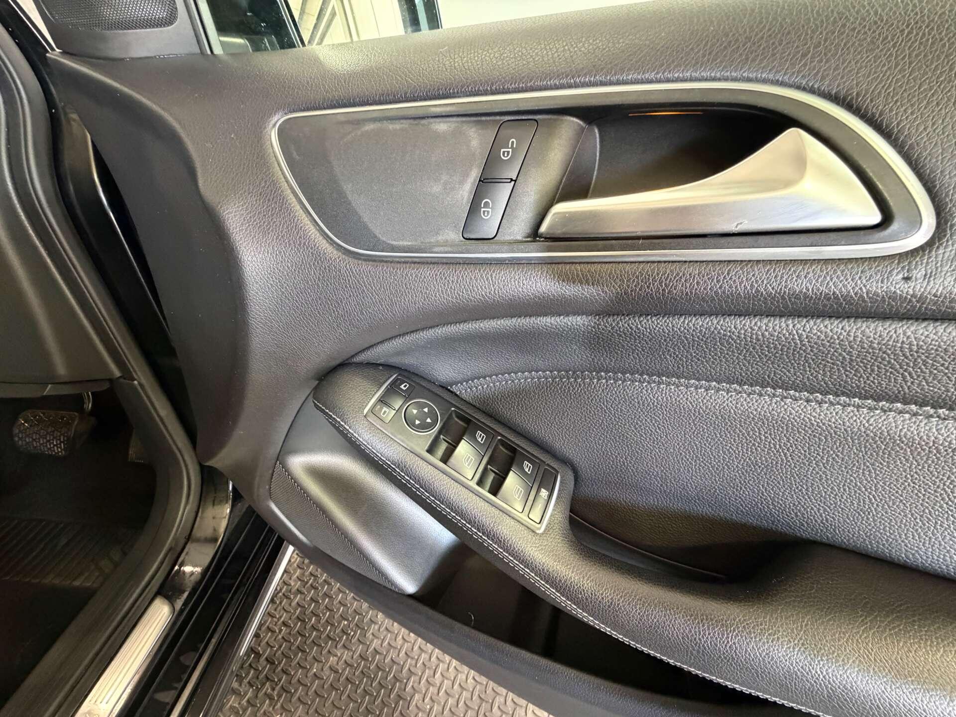 Mercedes-Benz B-Class view 20