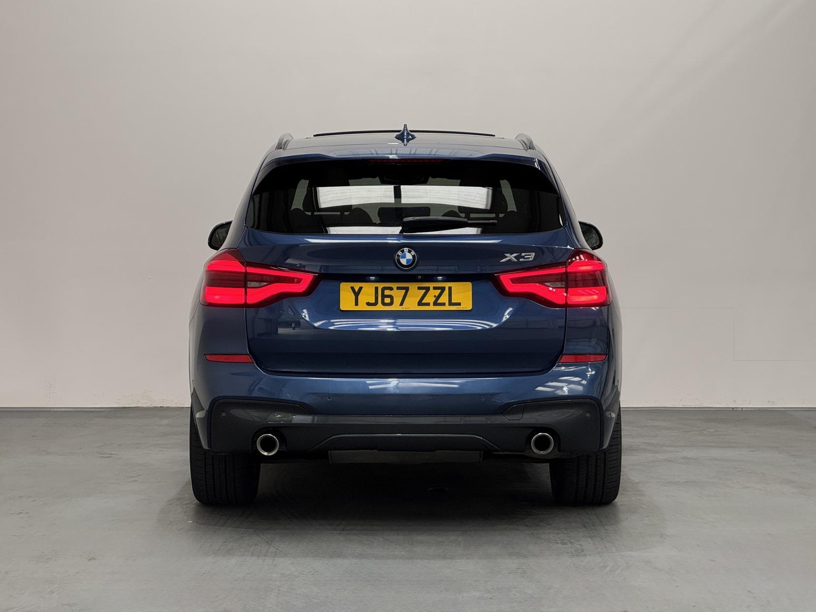 BMW X3 view 12