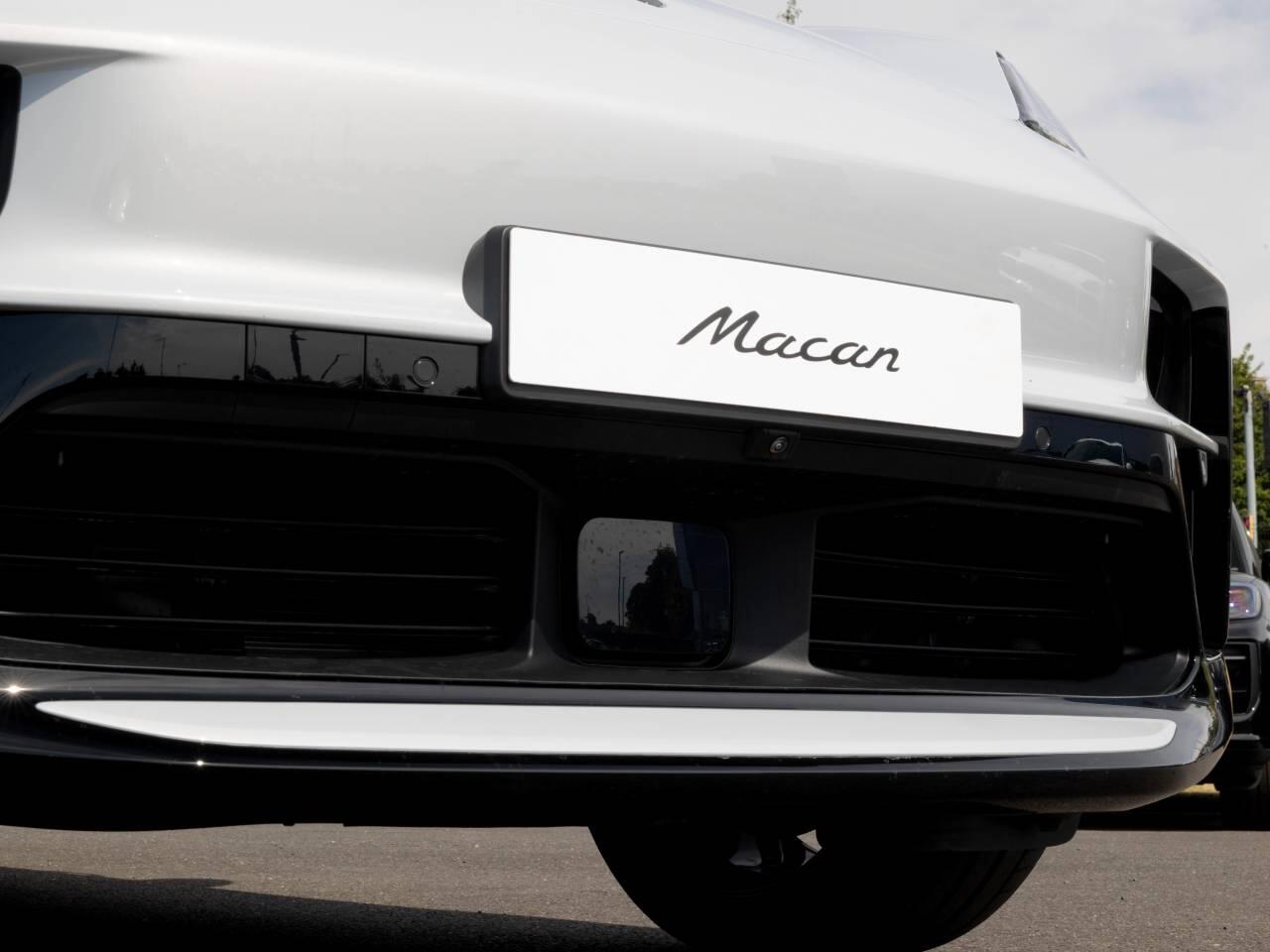 Porsche Macan view 21