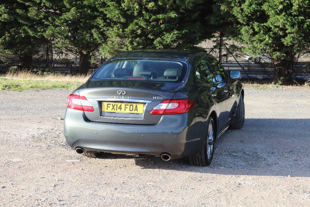 Infiniti M