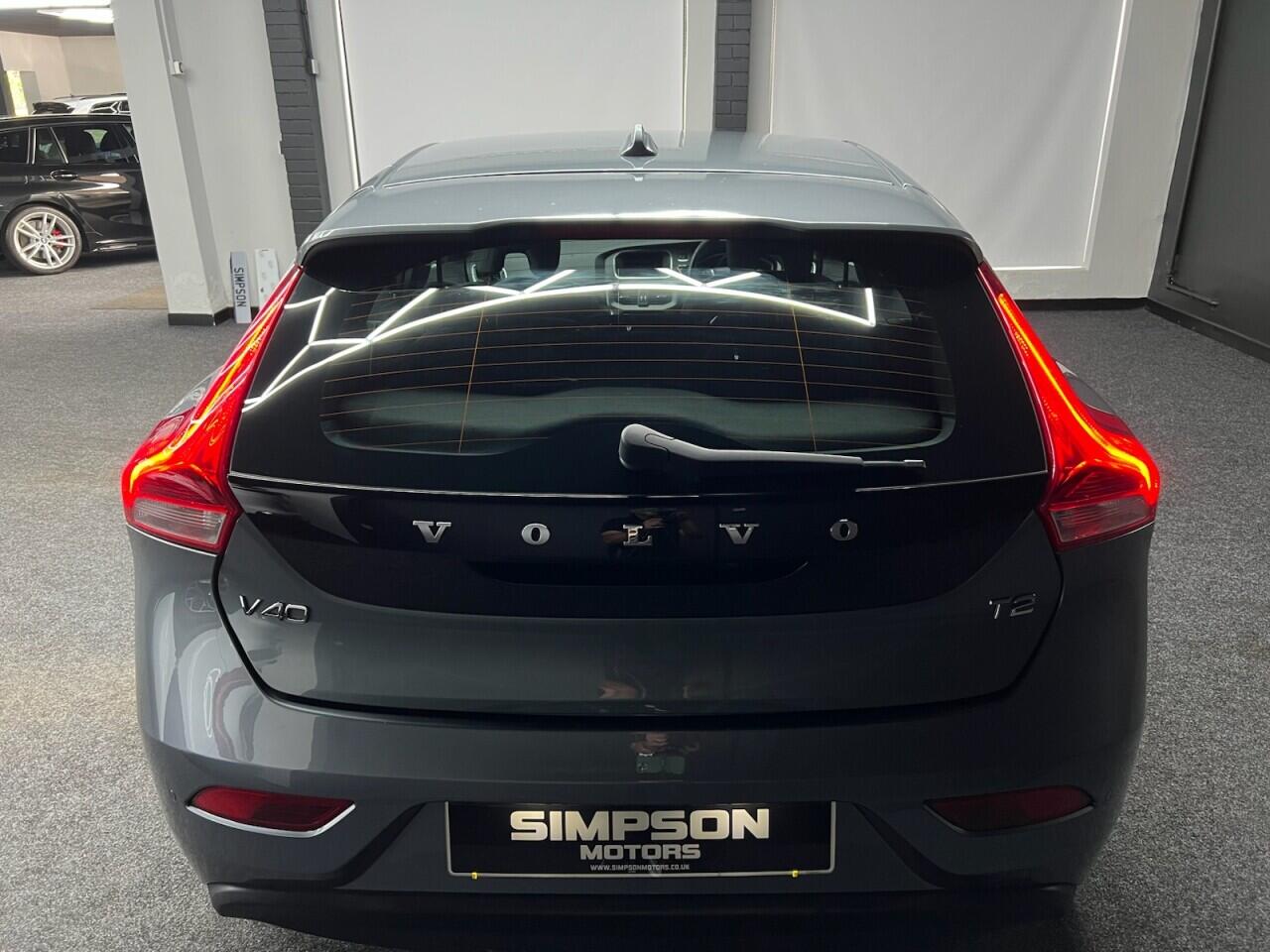 Volvo V40 view 9