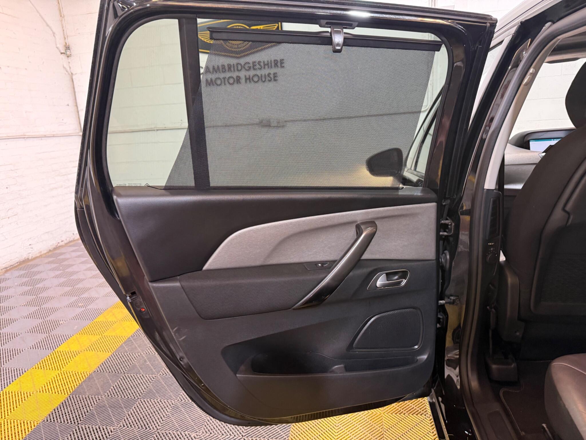 Citroen Grand C4 Picasso view 42