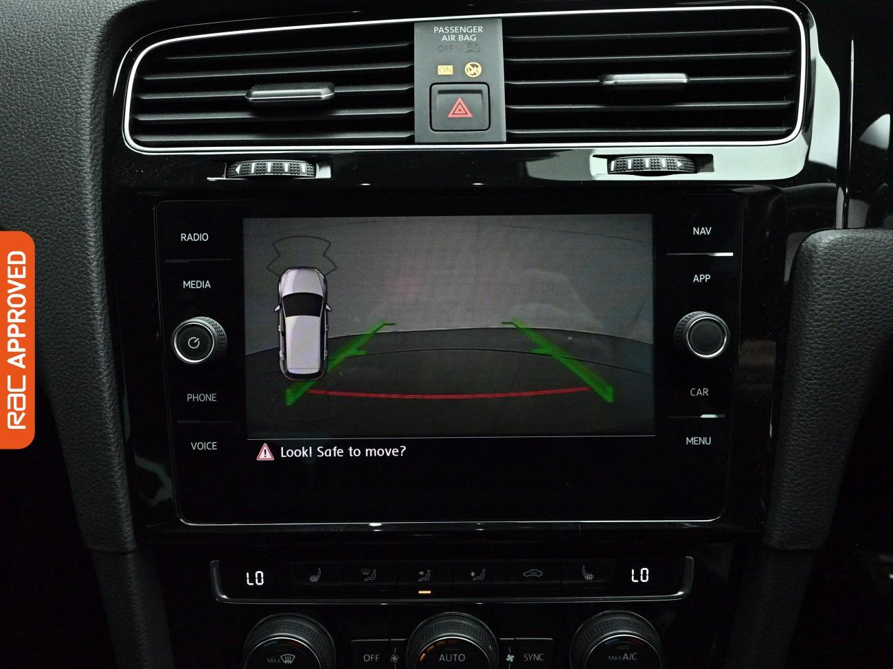 Volkswagen Golf view 3