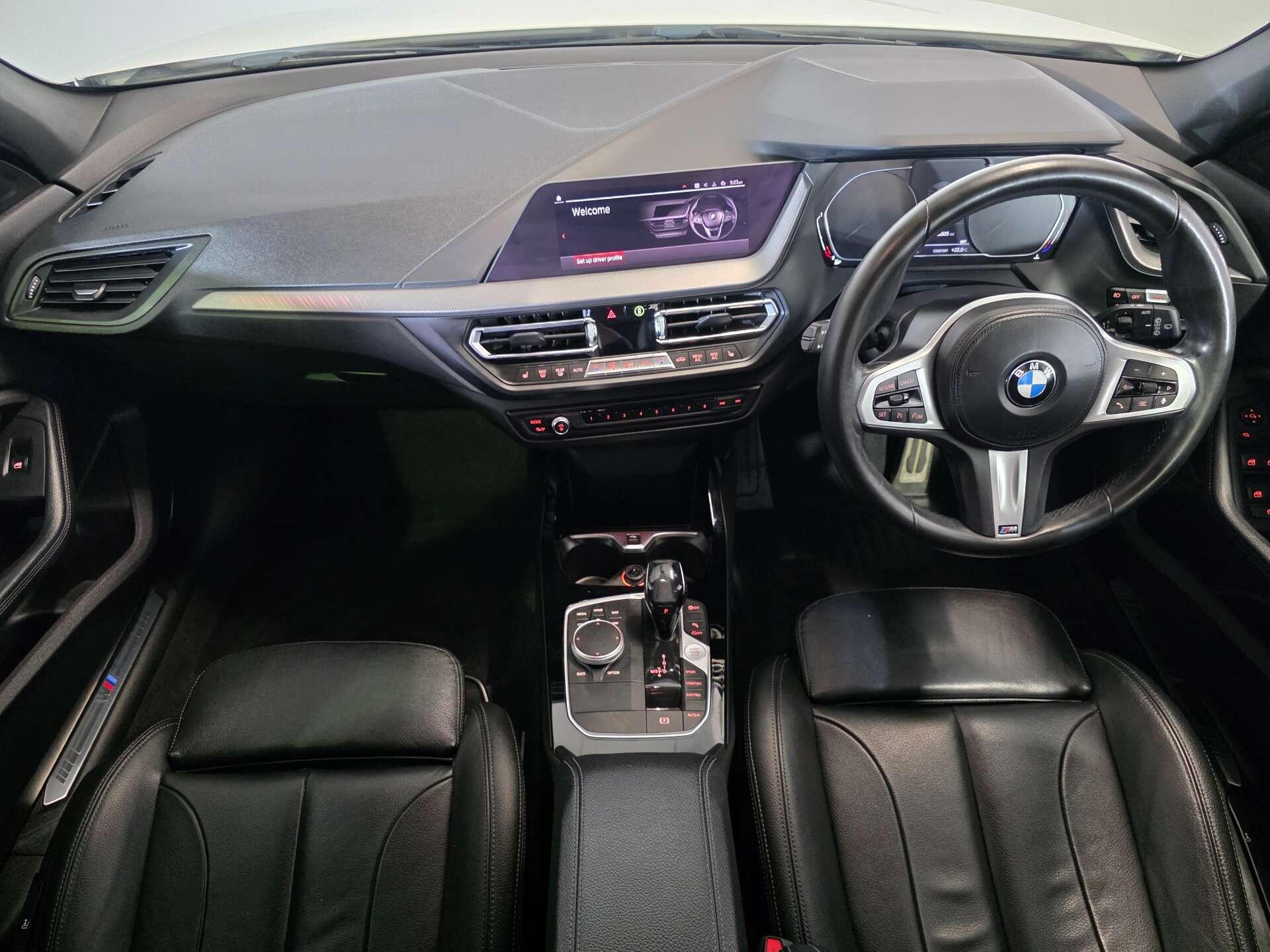 BMW 1 Series view 9