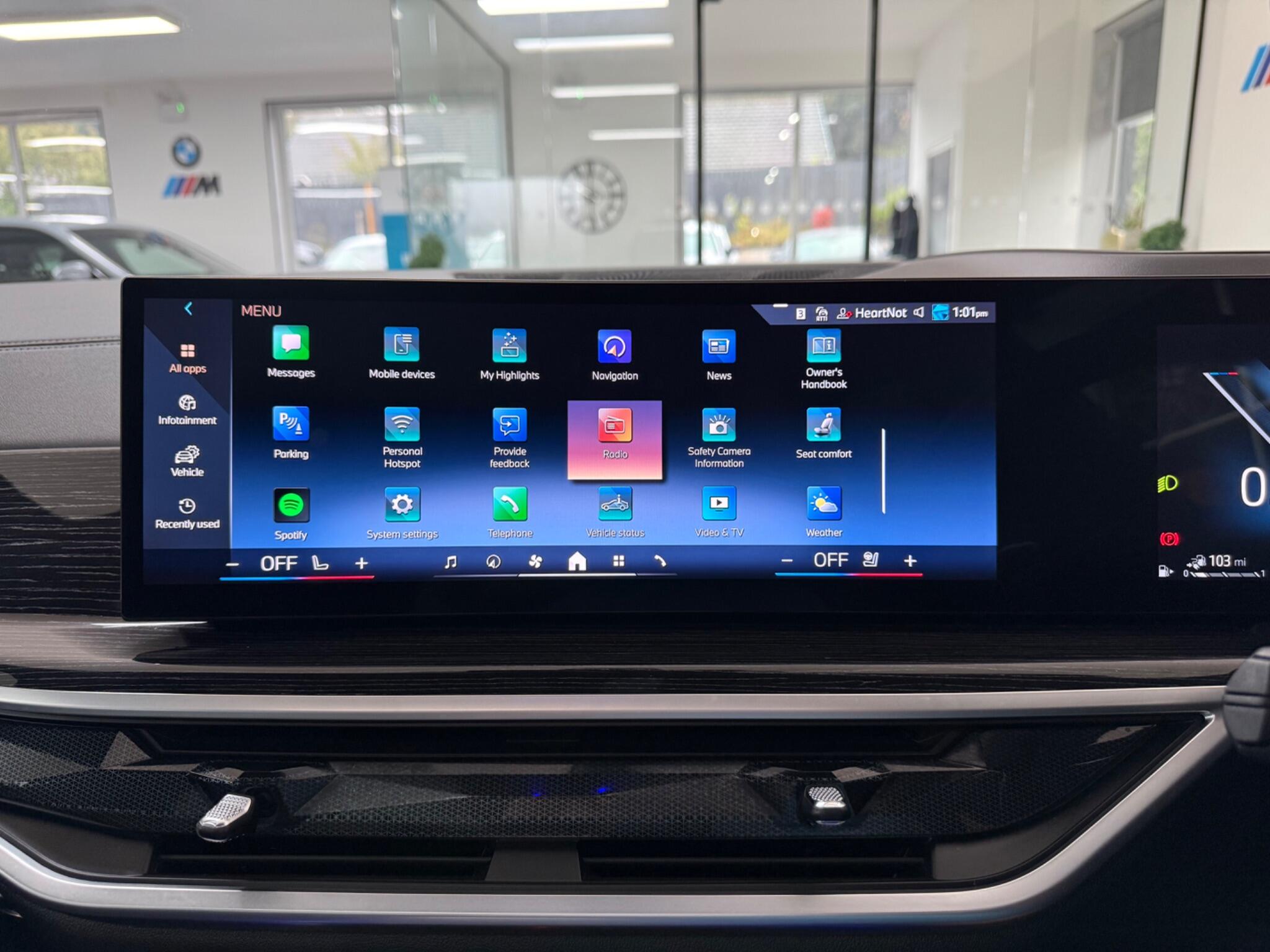 BMW X5 view 21