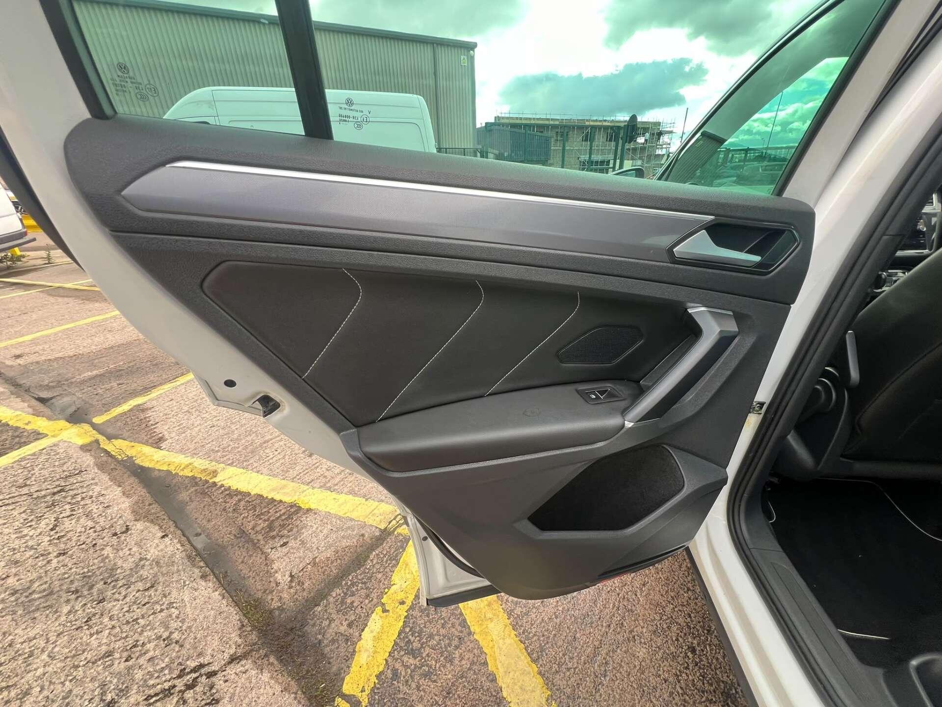 Volkswagen Tiguan view 32
