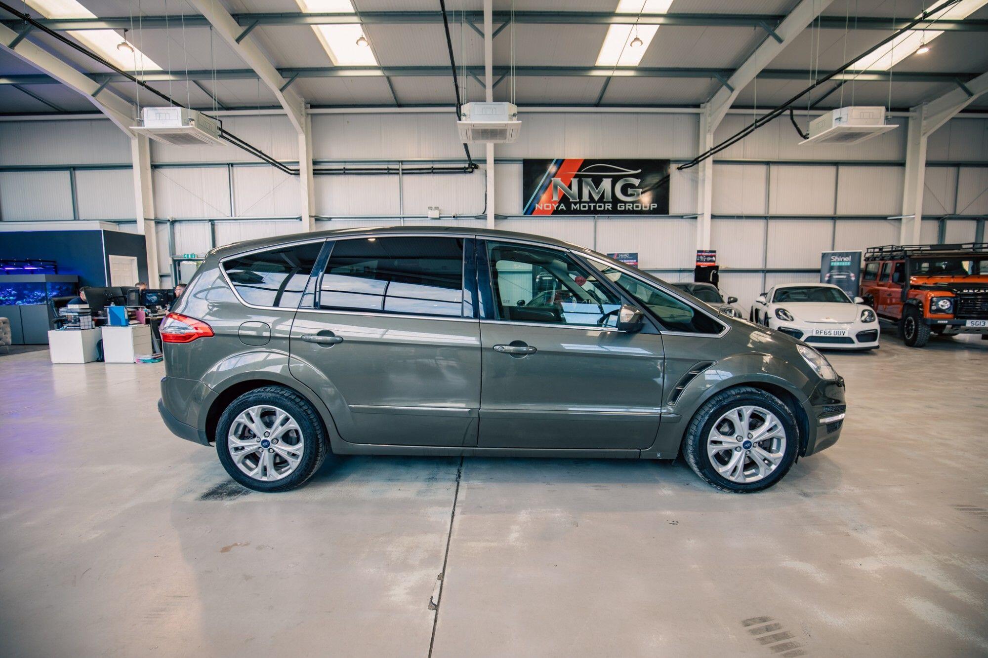Ford S-Max view 23
