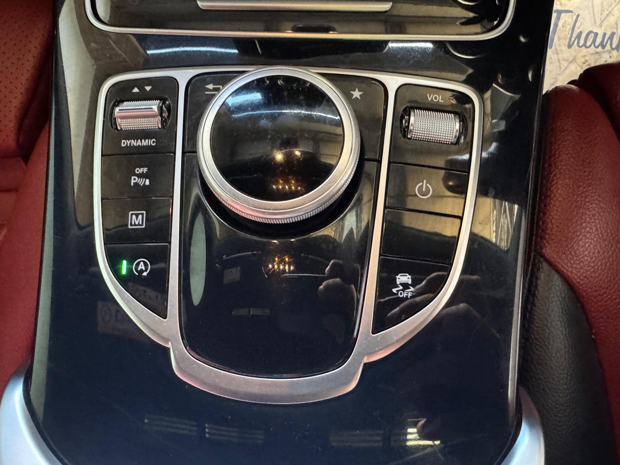 Mercedes-Benz GLC view 23