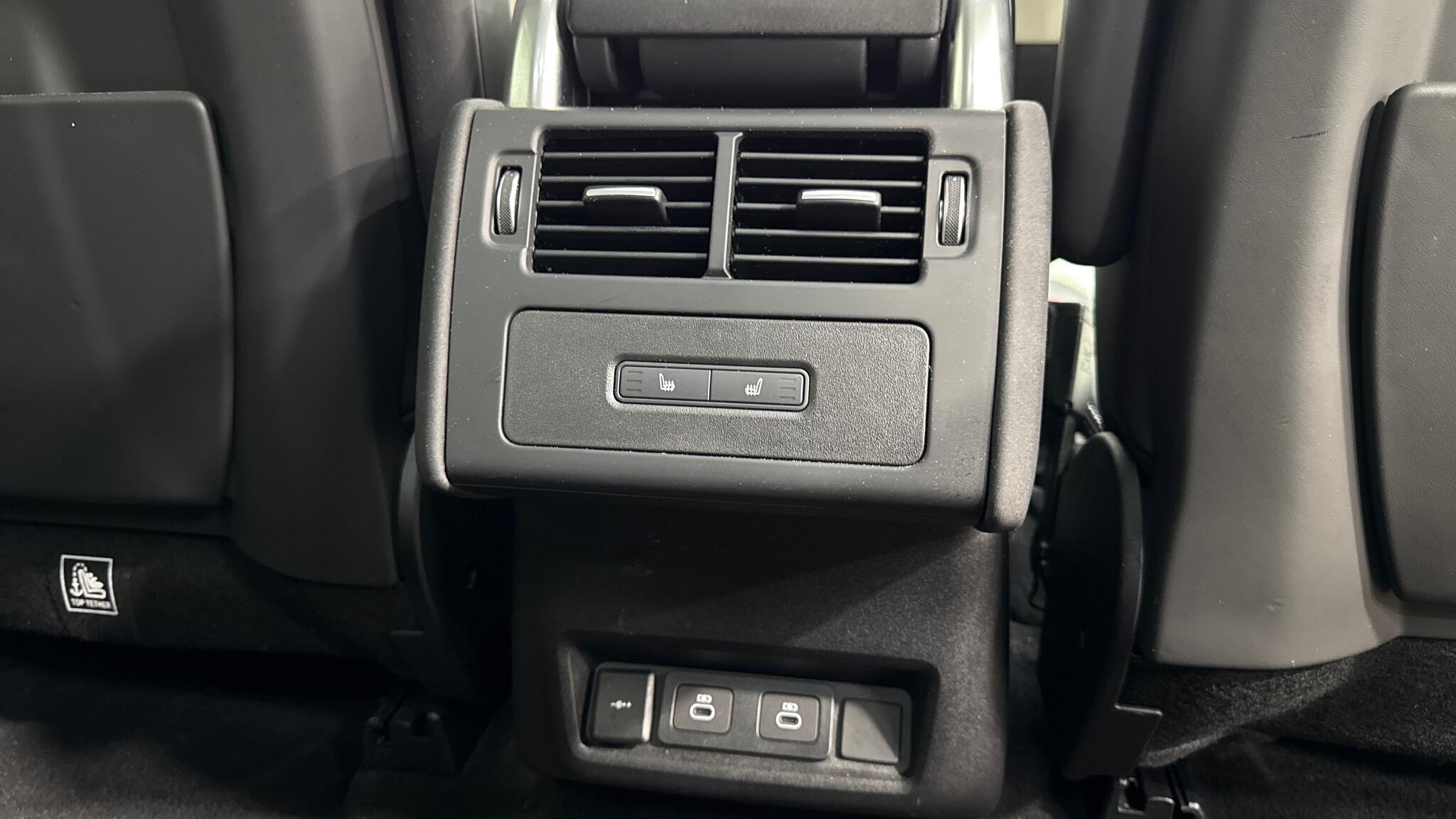 Land Rover Discovery view 18