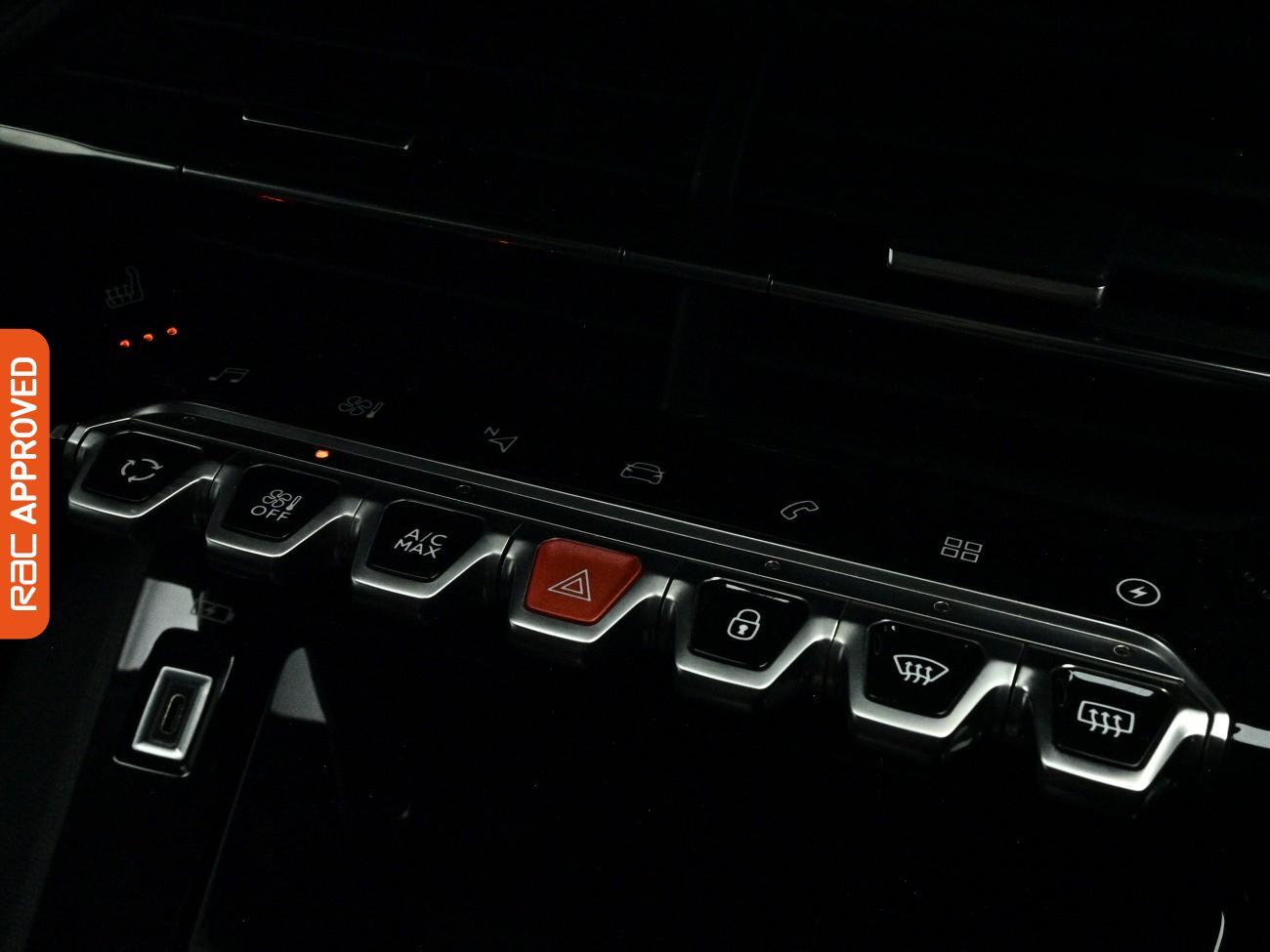Peugeot E-208 view 16