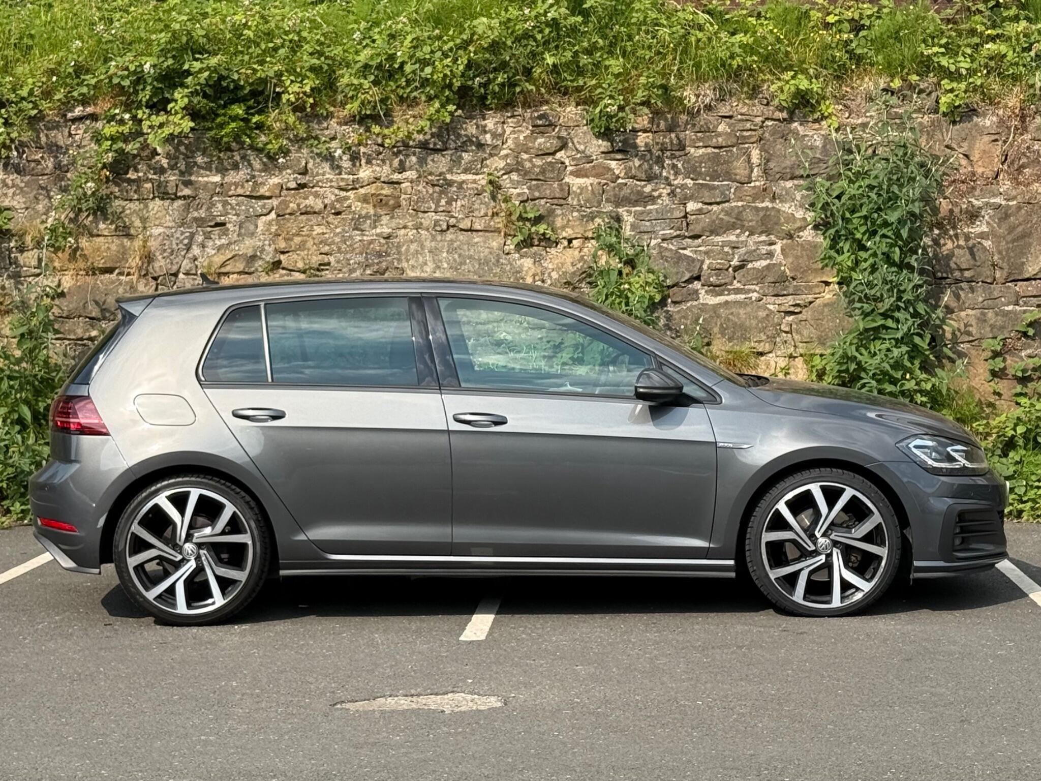 Volkswagen Golf view 6