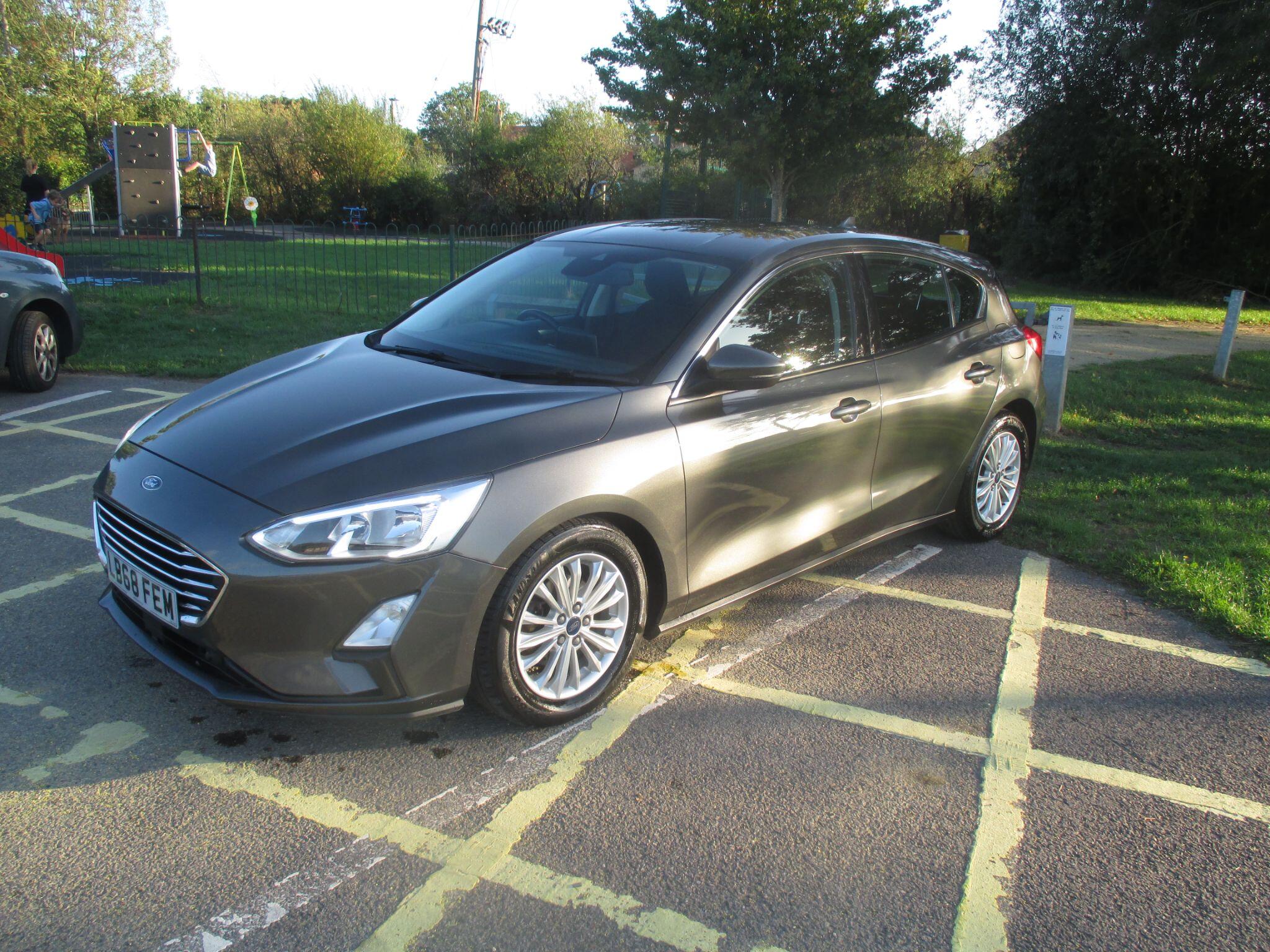 Ford Focus view 23