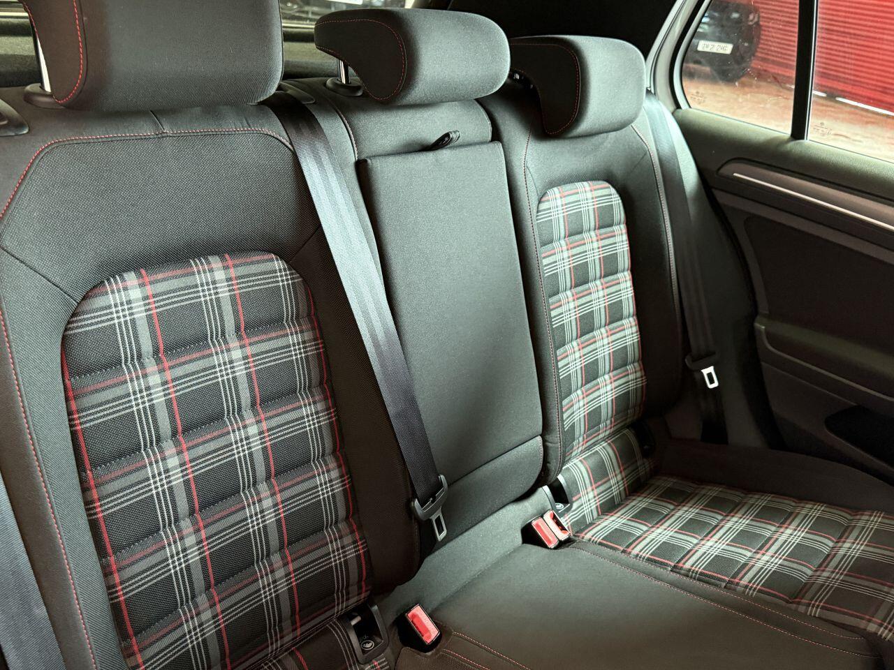 Volkswagen Golf view 61