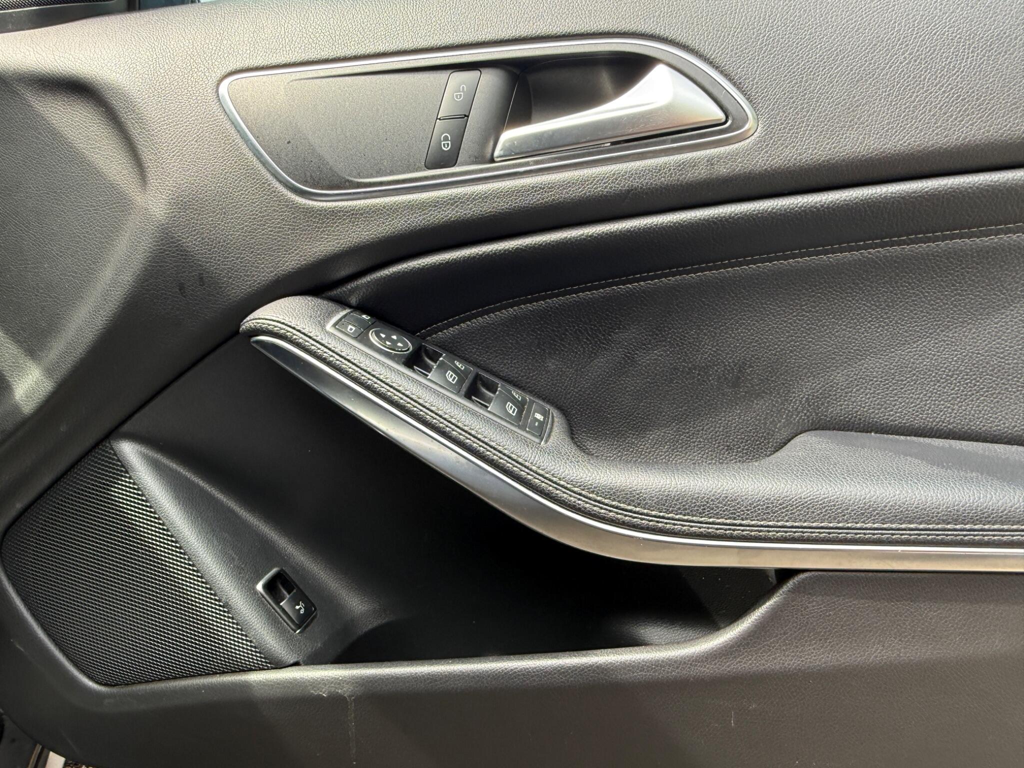 2017 Mercedes-Benz GLA image 29