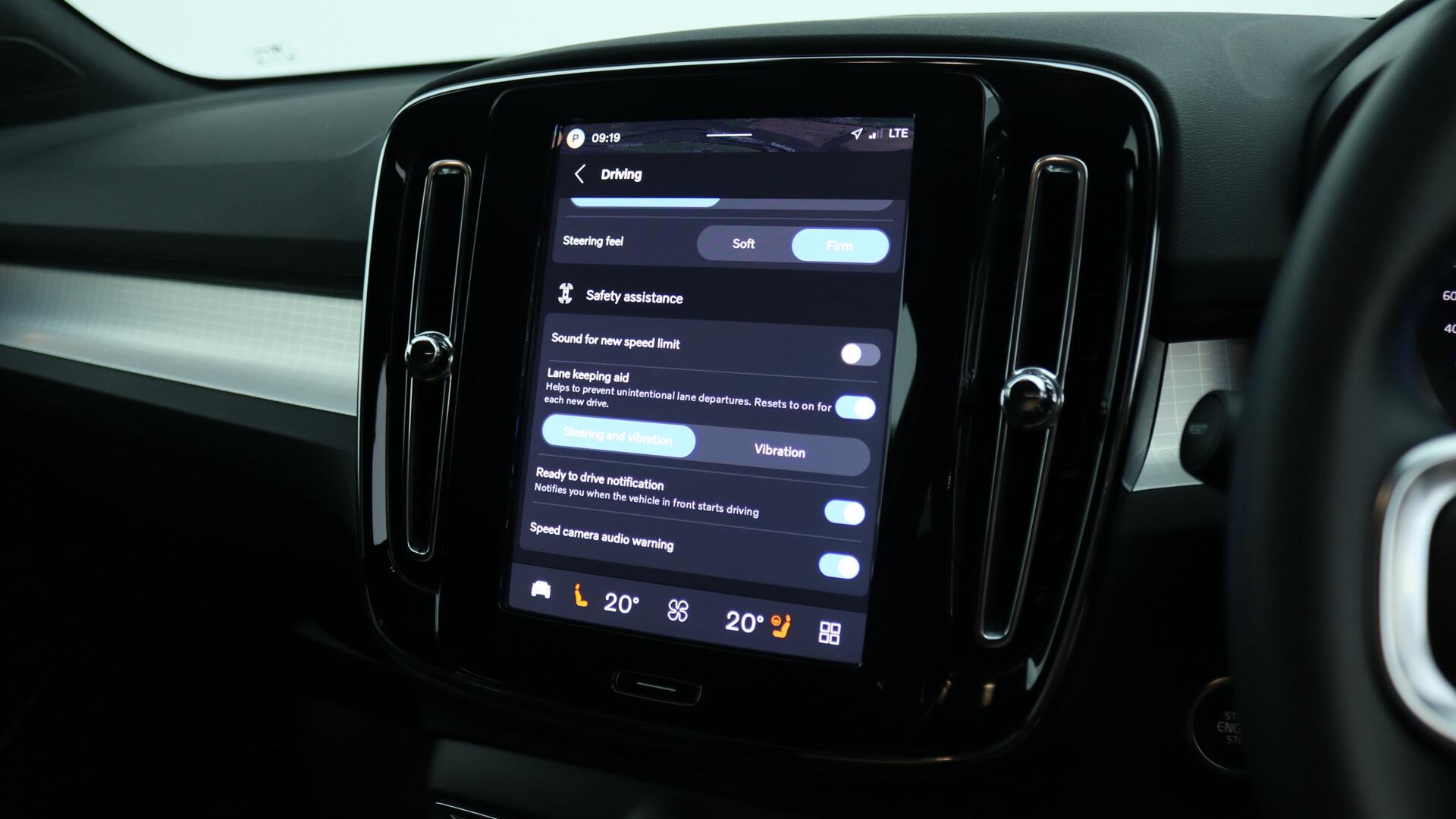 Volvo XC40 view 36