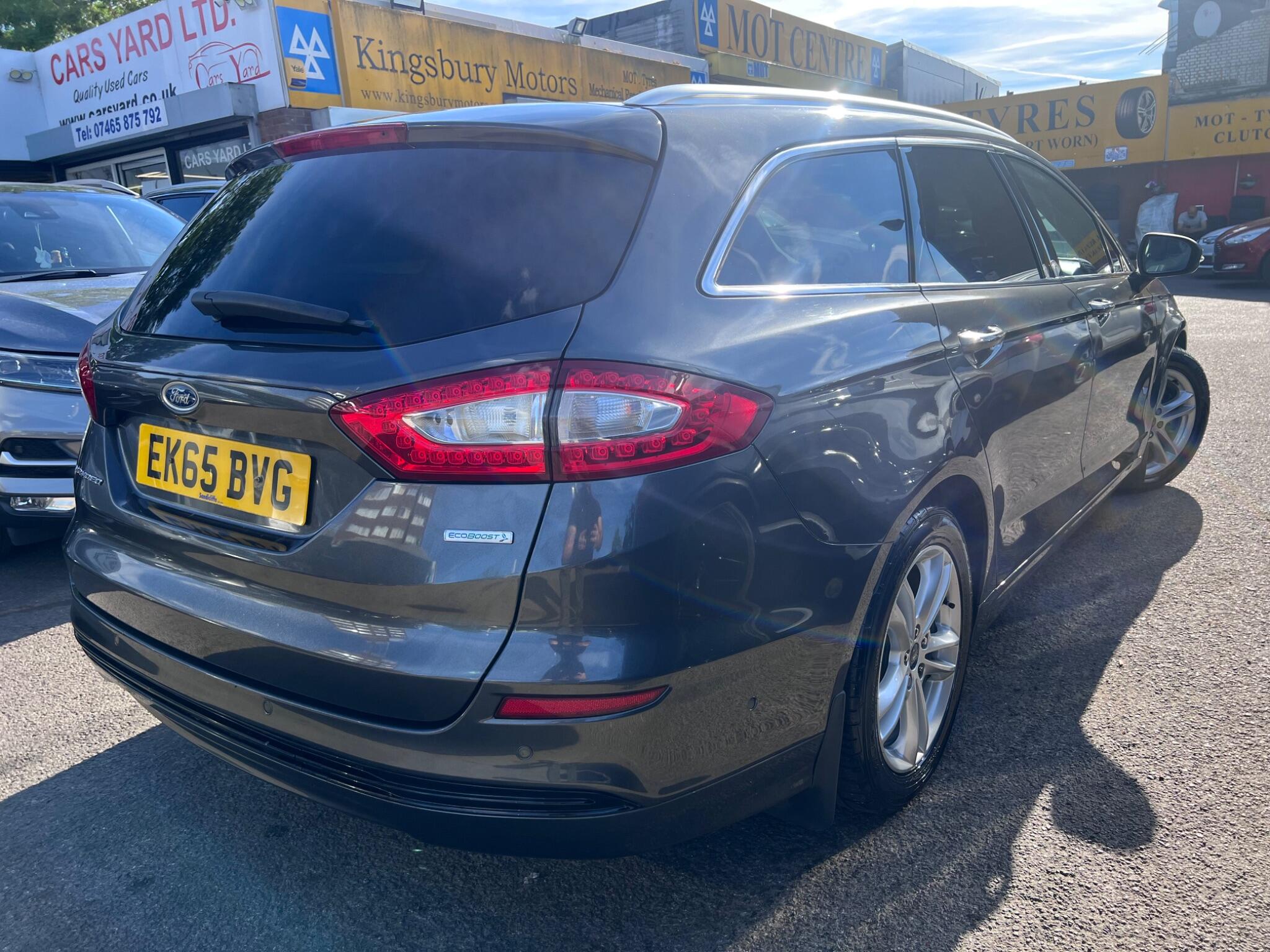 Ford Mondeo view 10