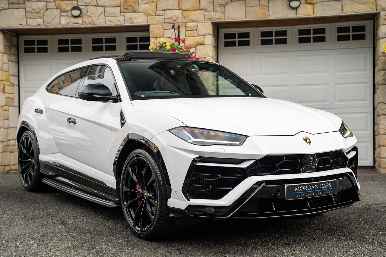 Lamborghini Urus view 104