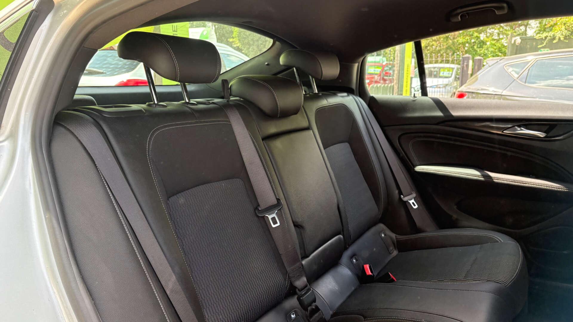 Vauxhall Insignia view 10