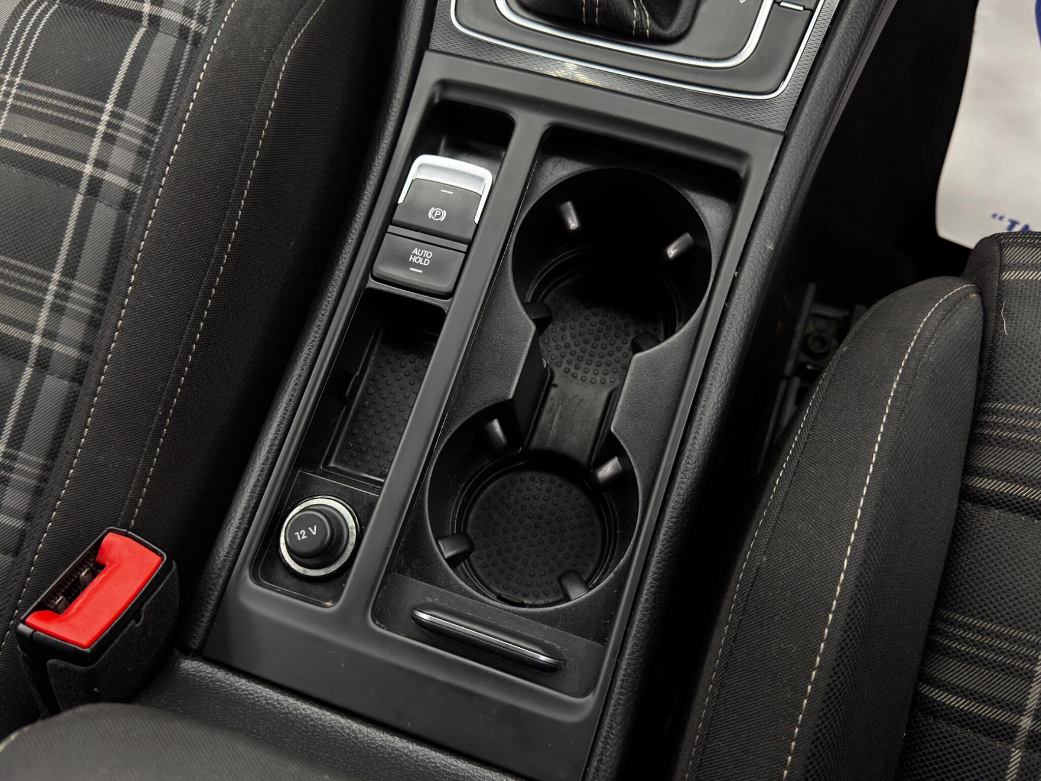 Volkswagen Golf view 23