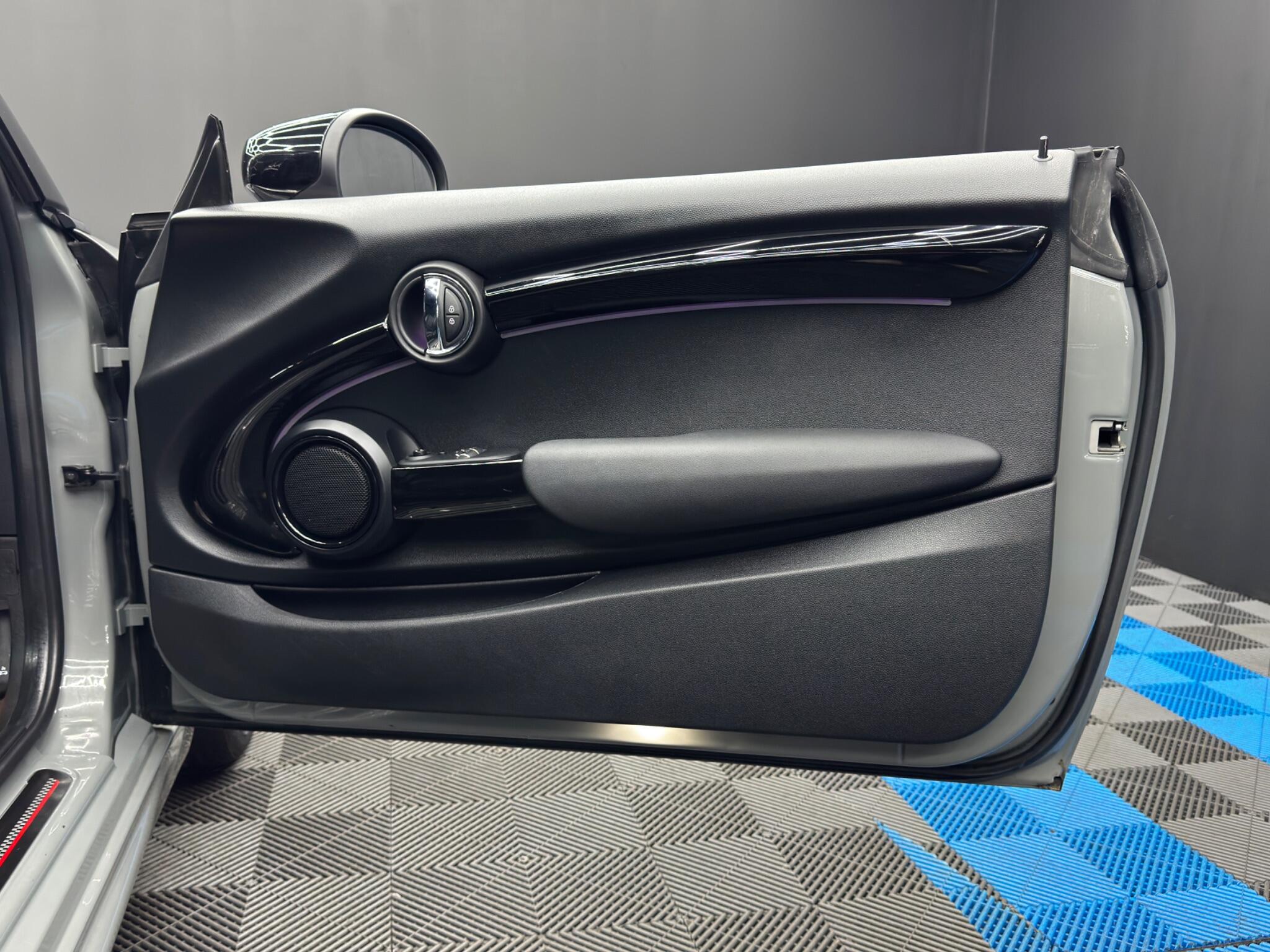 MINI Hatch view 40