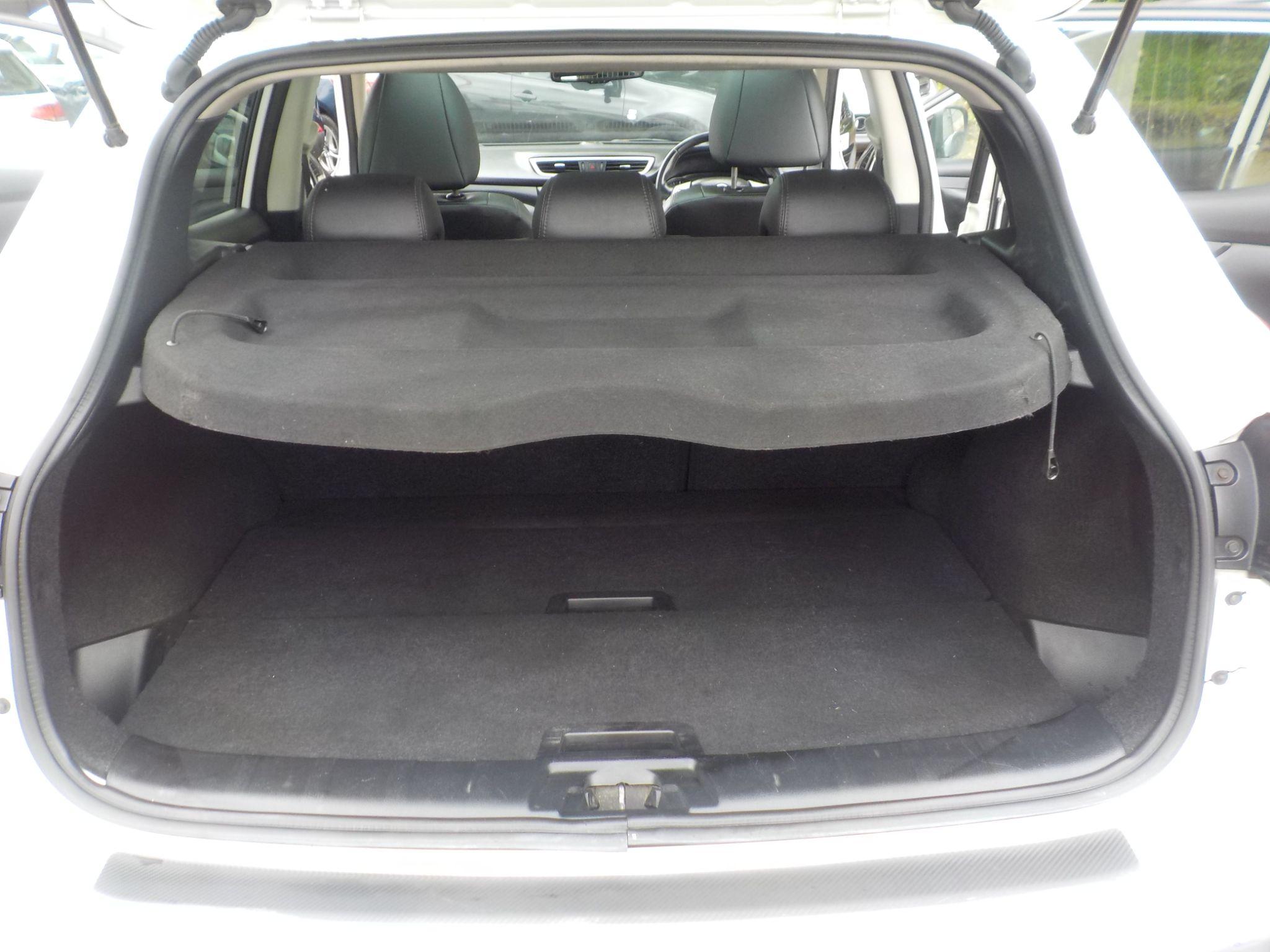 Nissan Qashqai 1.6 dCi Tekna 2WD Euro 5 (s/s) 5dr