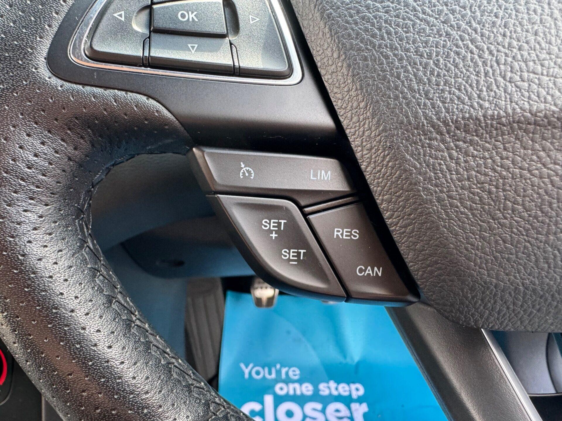 Ford Focus view 49