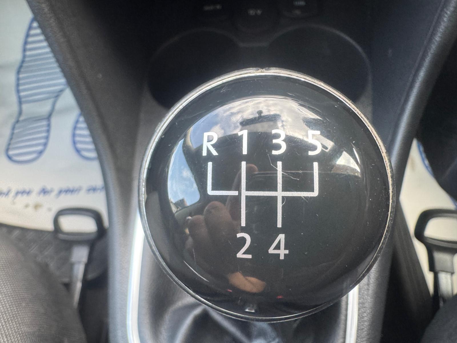 Volkswagen Polo view 19