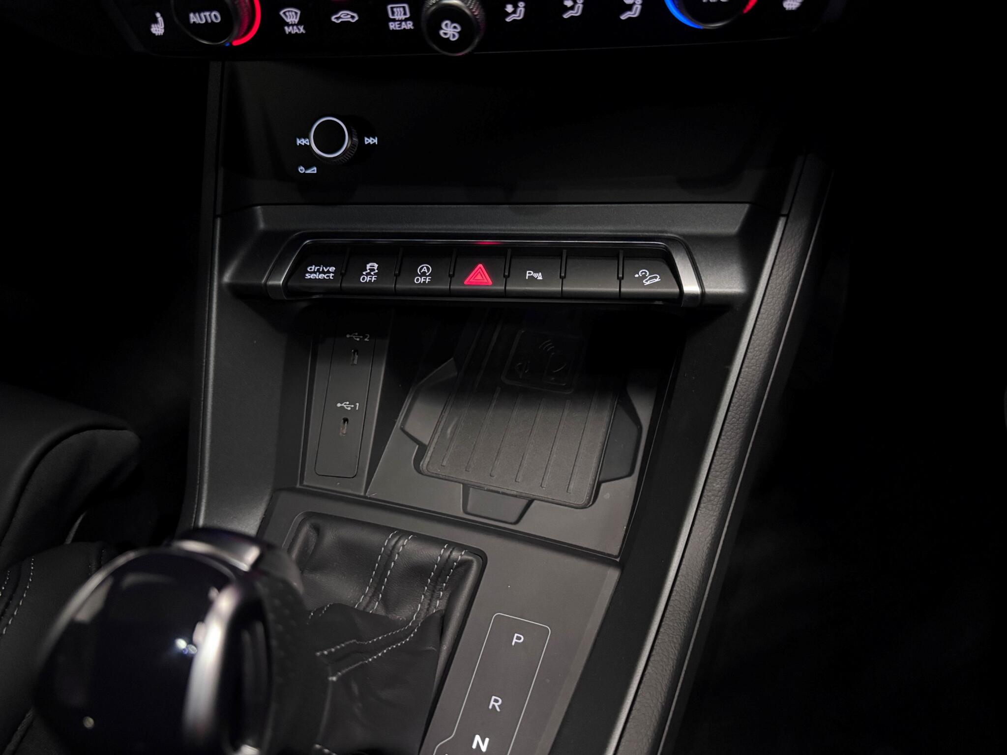 Audi Q3 view 35
