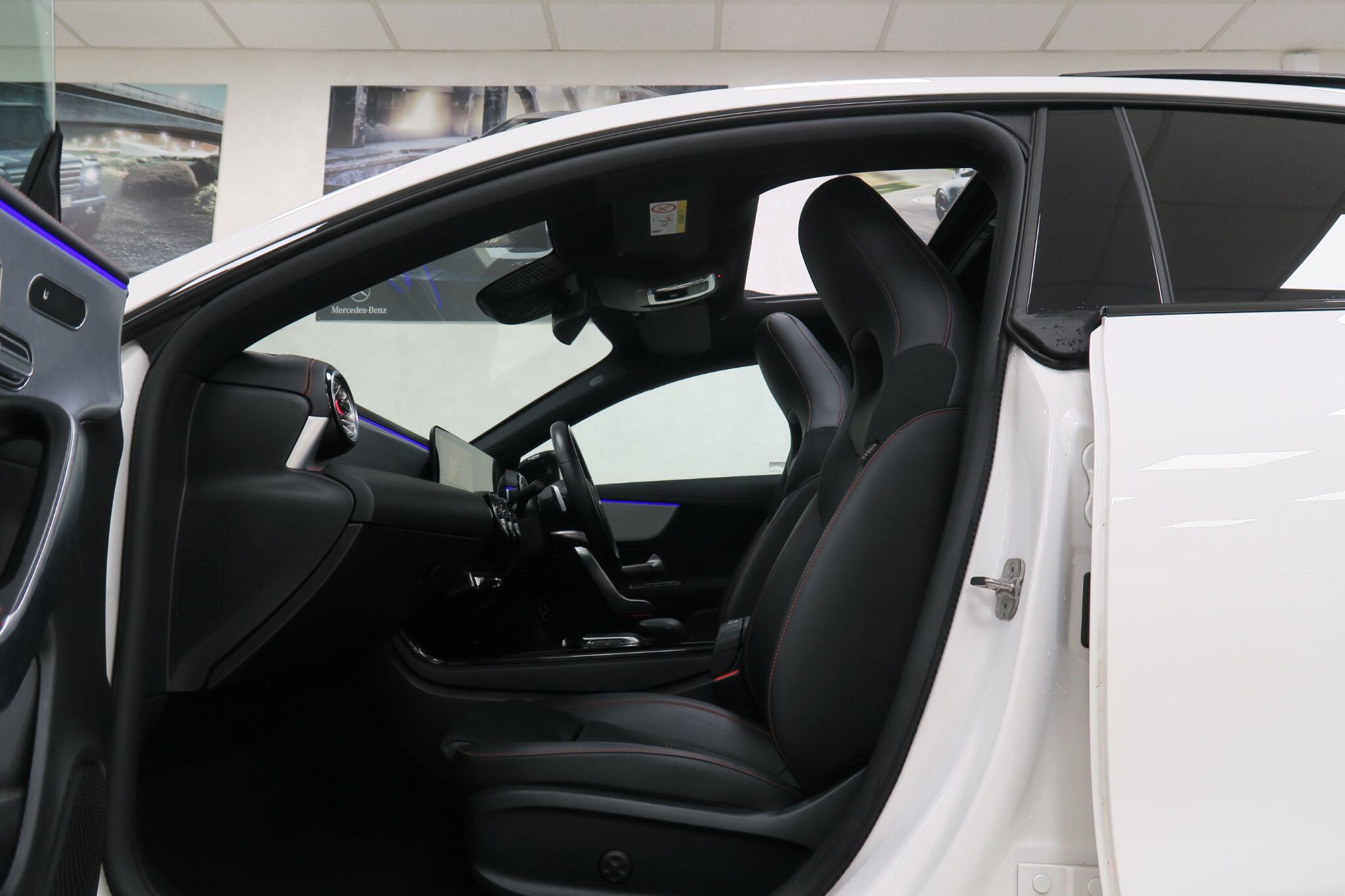 Mercedes-Benz Cla view 8