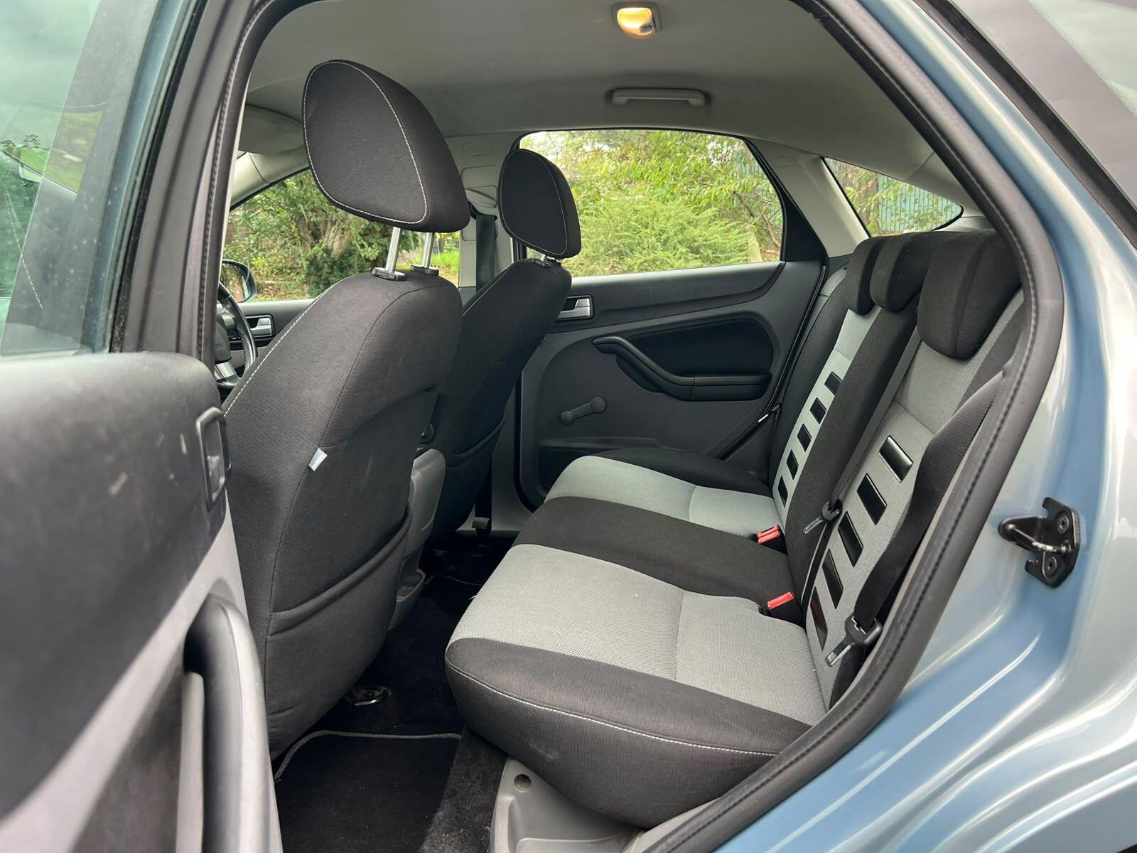 Ford Focus view 20