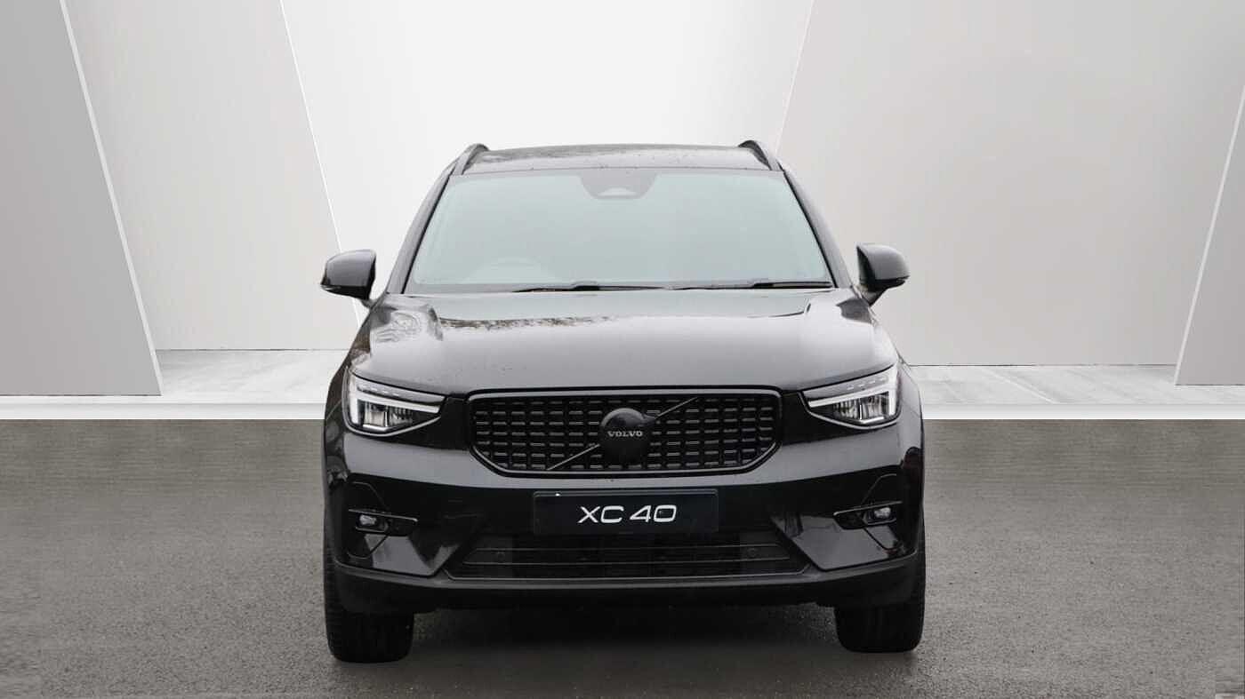 Volvo XC40 view 8