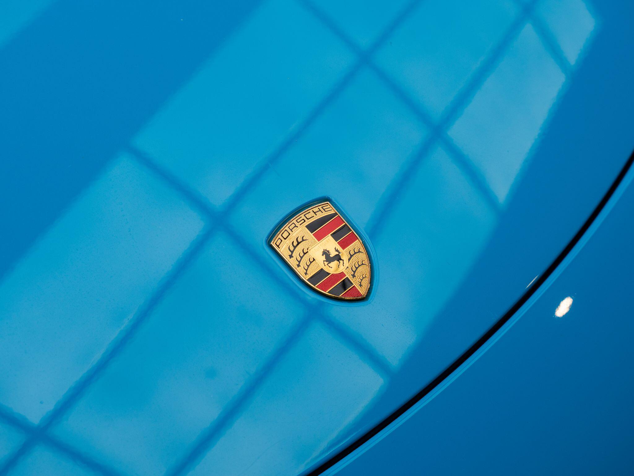 Porsche Cayman view 29